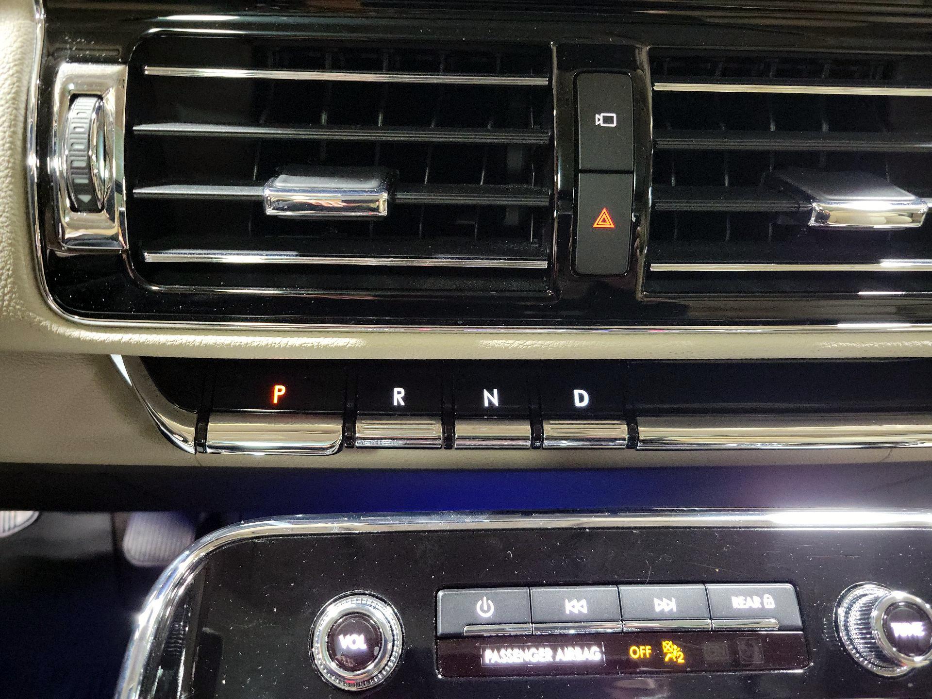 Thumbnail: 2022 Lincoln Navigator - 18