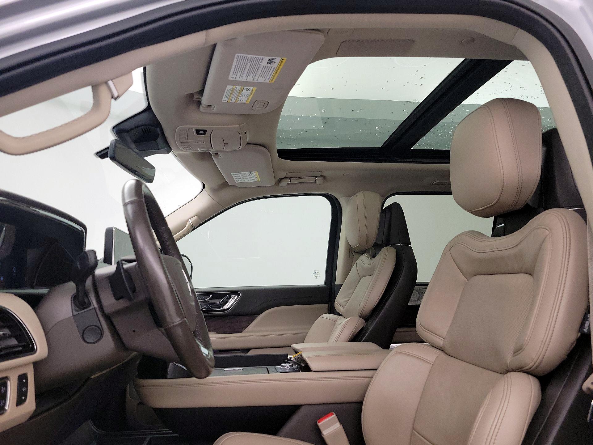 Thumbnail: 2022 Lincoln Navigator - 19