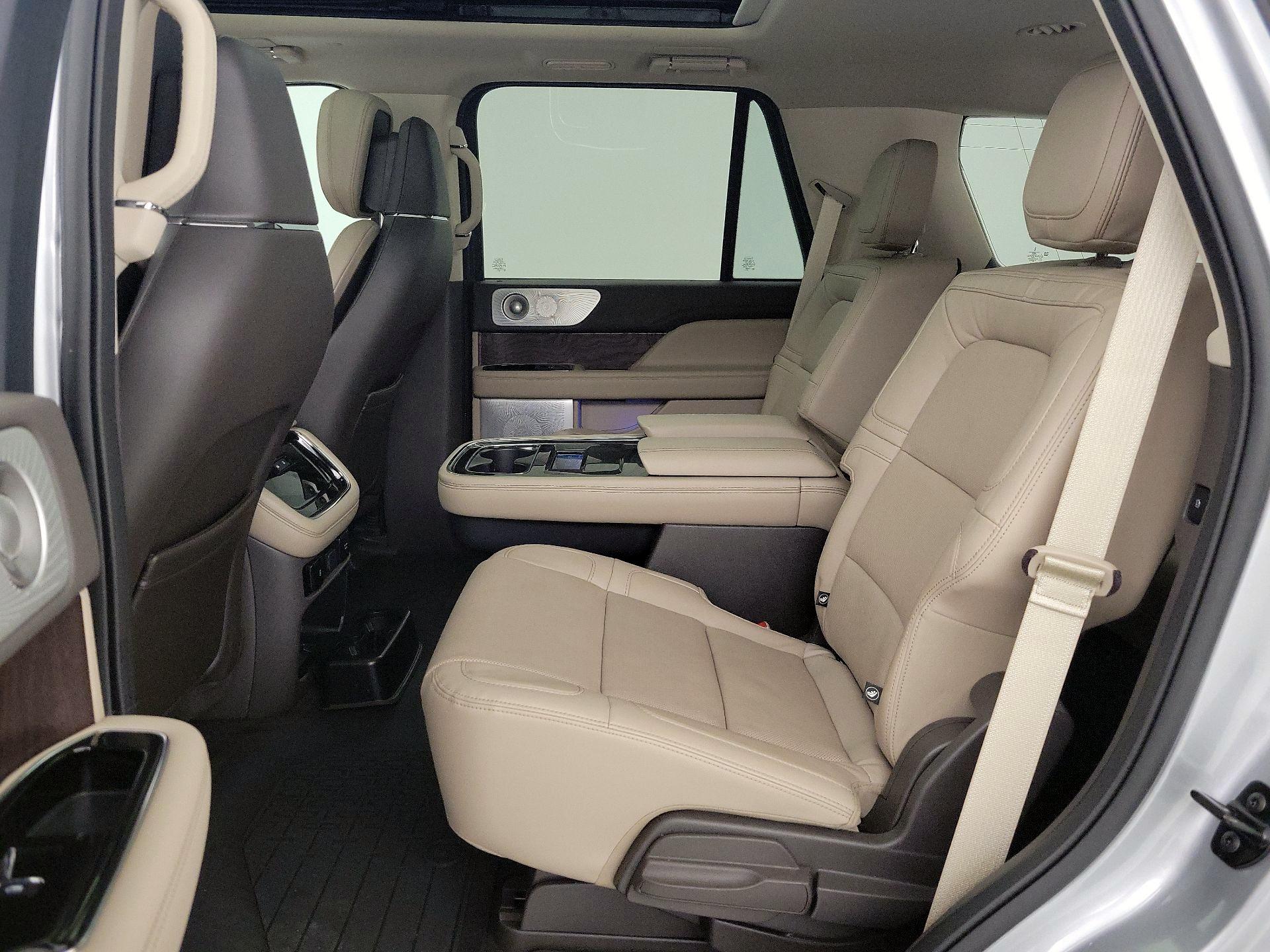 Thumbnail: 2022 Lincoln Navigator - 20