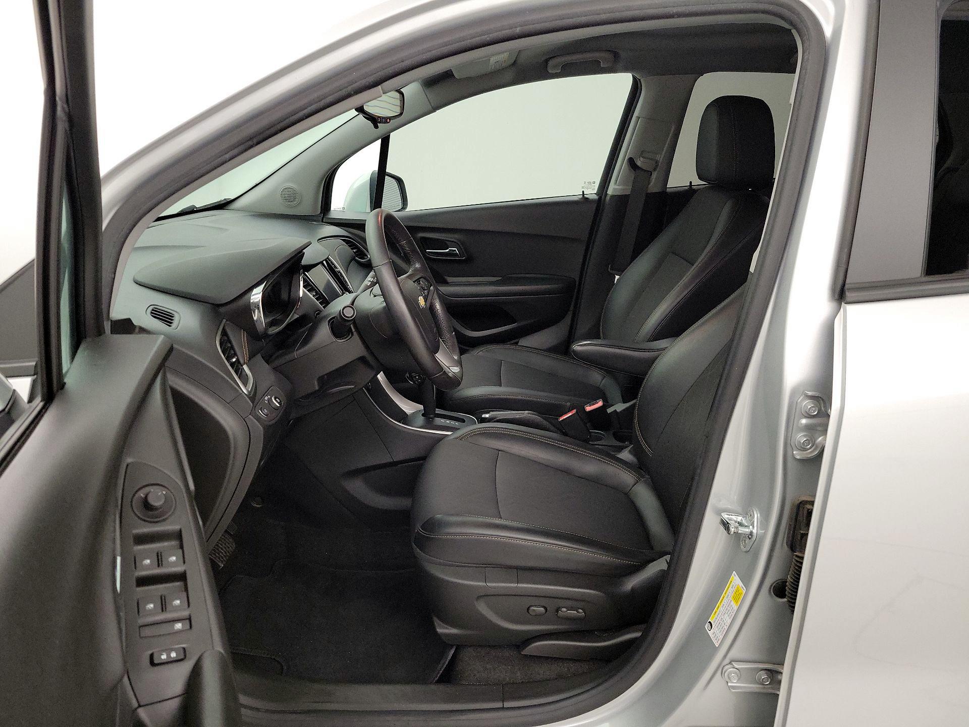Thumbnail: 2022 Chevrolet Trax - 11