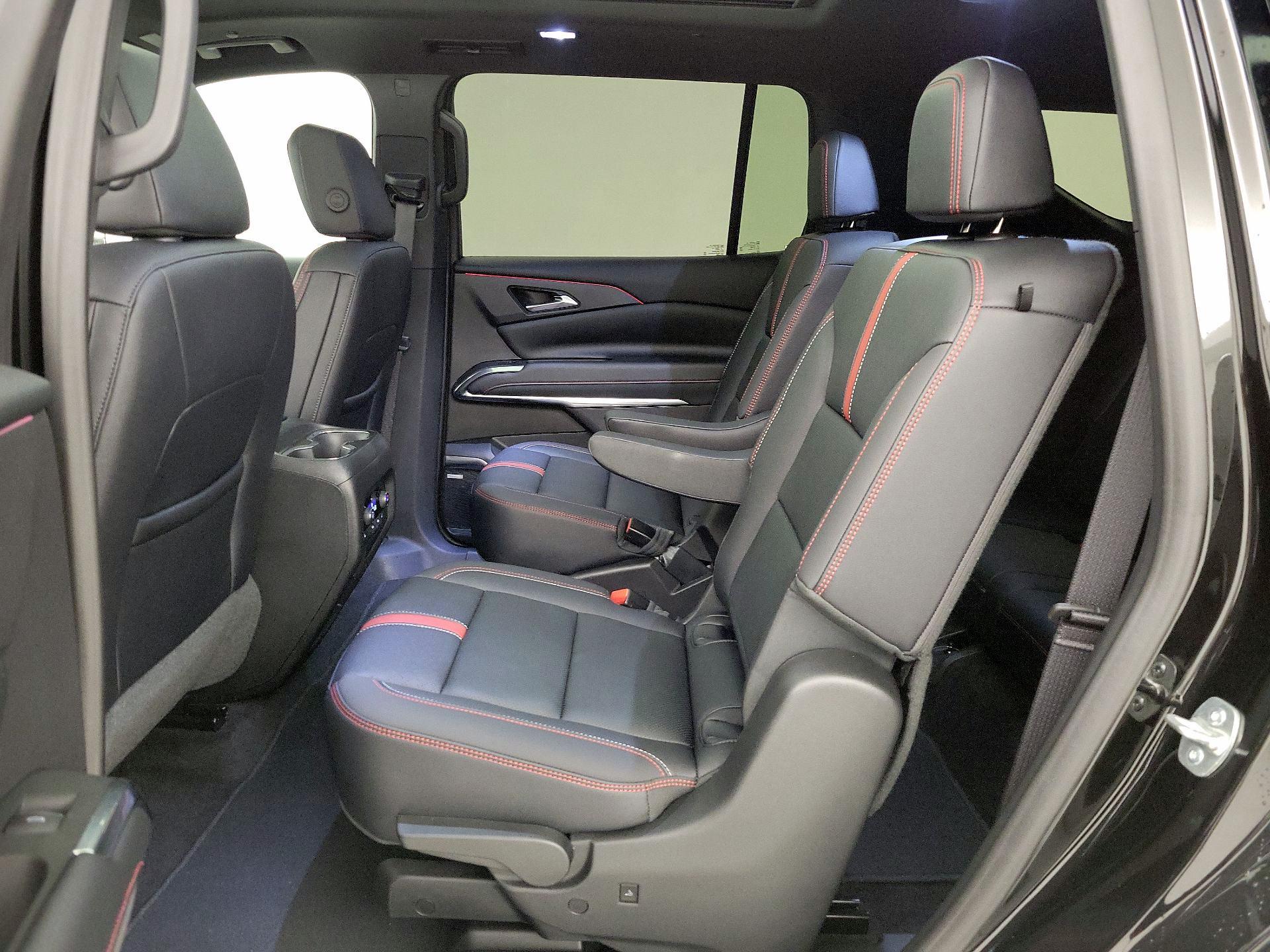 Thumbnail: 2025 Chevrolet Traverse - 19