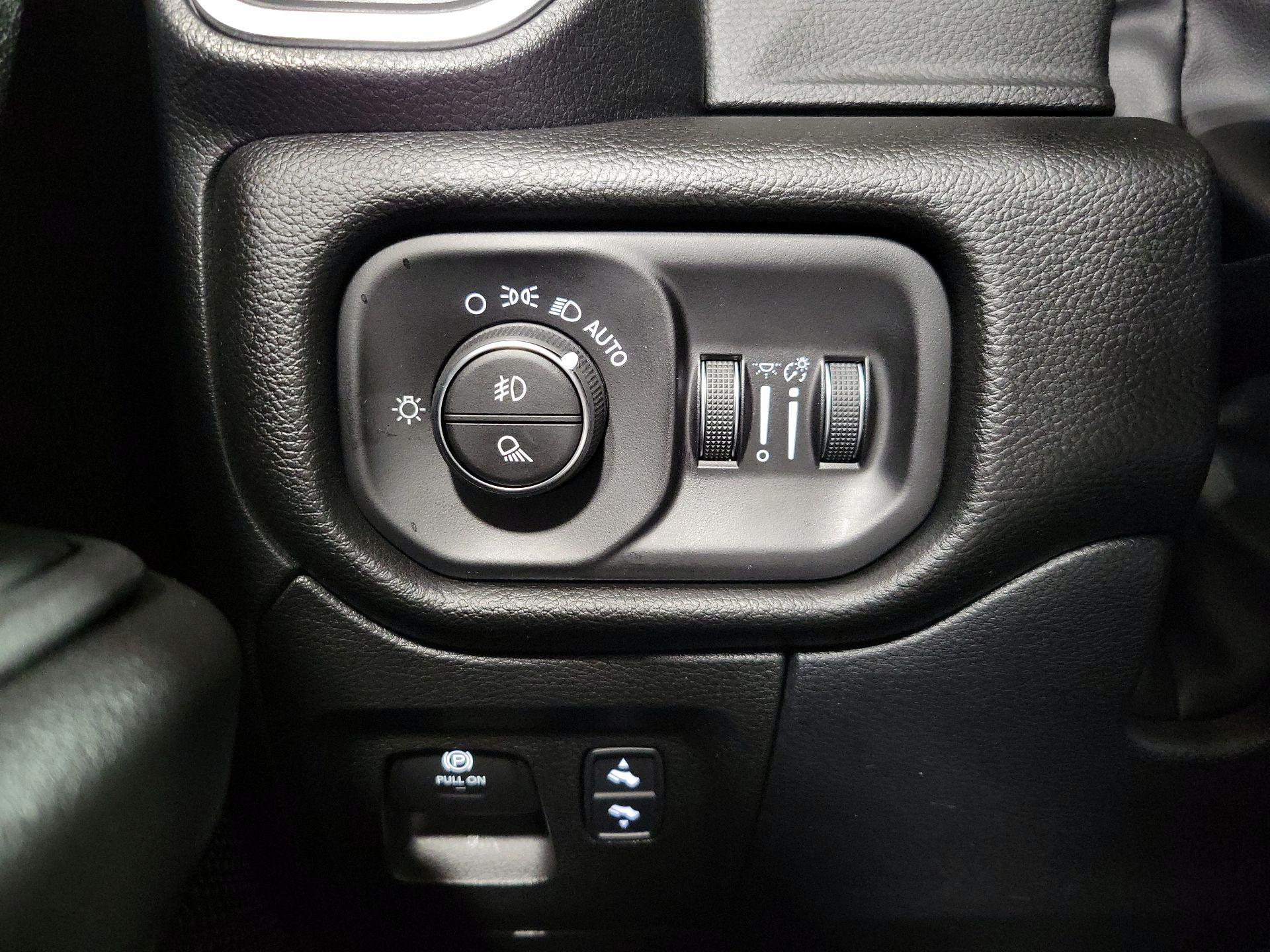 Thumbnail: 2025 RAM 1500 - 13