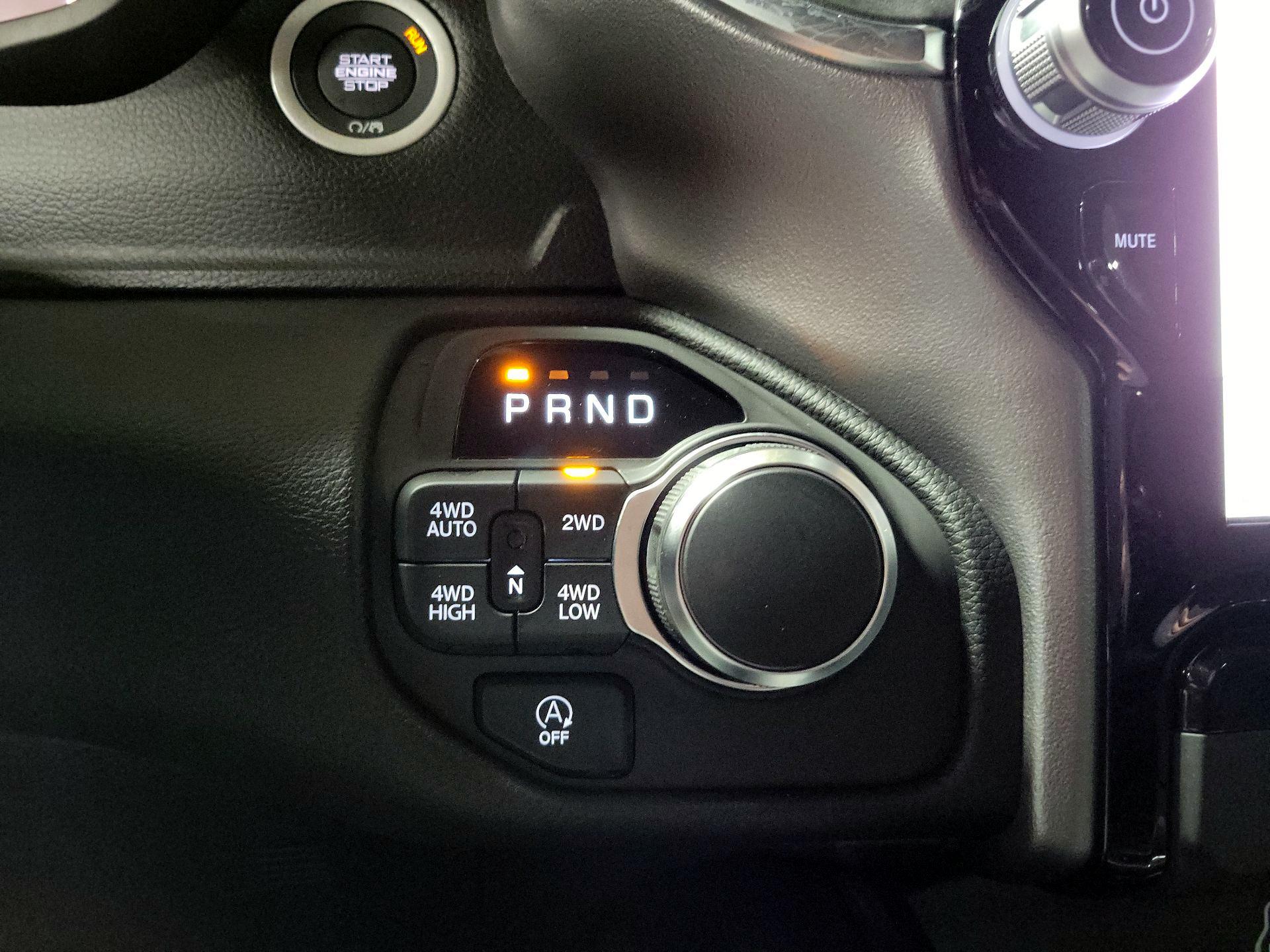Thumbnail: 2025 RAM 1500 - 18