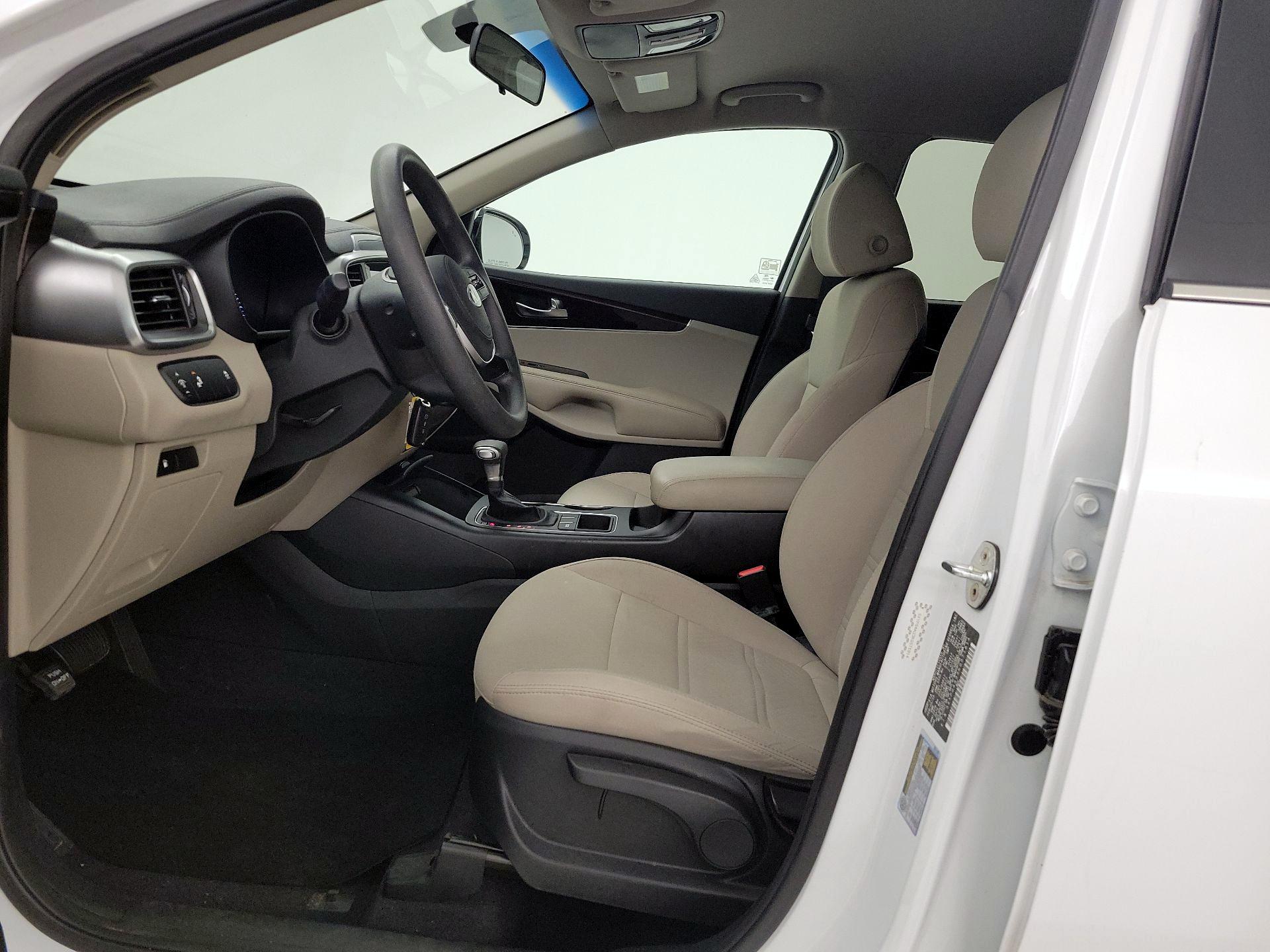 Thumbnail: 2019 Kia Sorento - 11