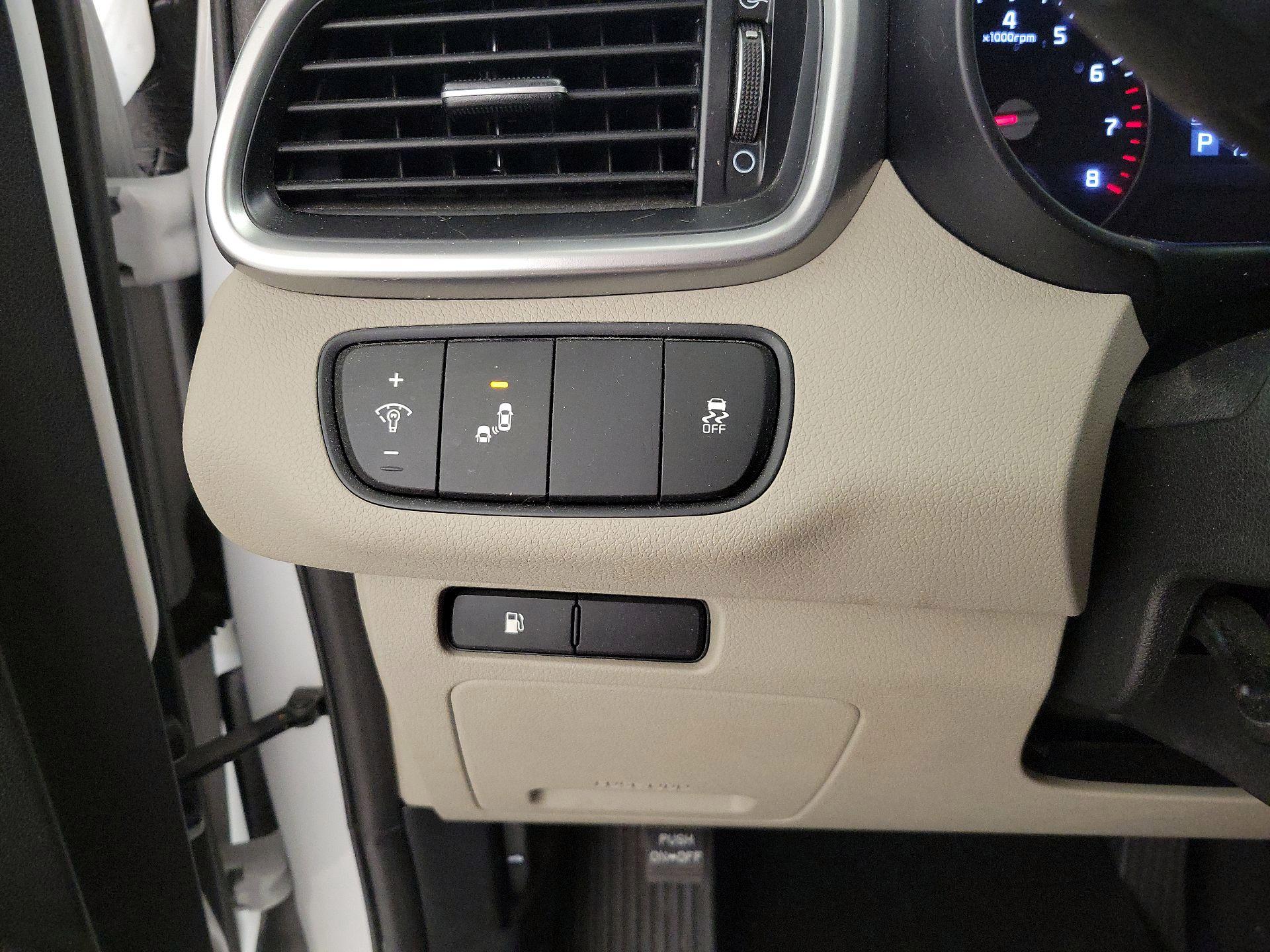 Thumbnail: 2019 Kia Sorento - 13