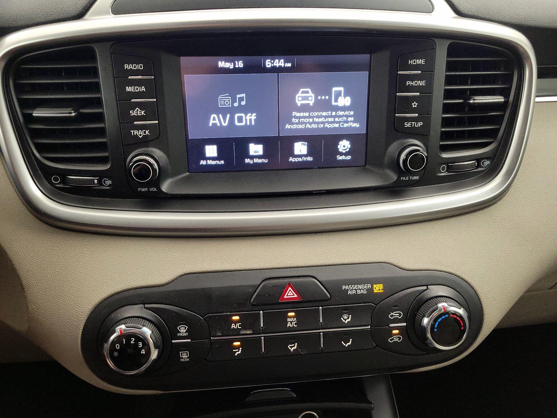 Thumbnail: 2019 Kia Sorento - 15