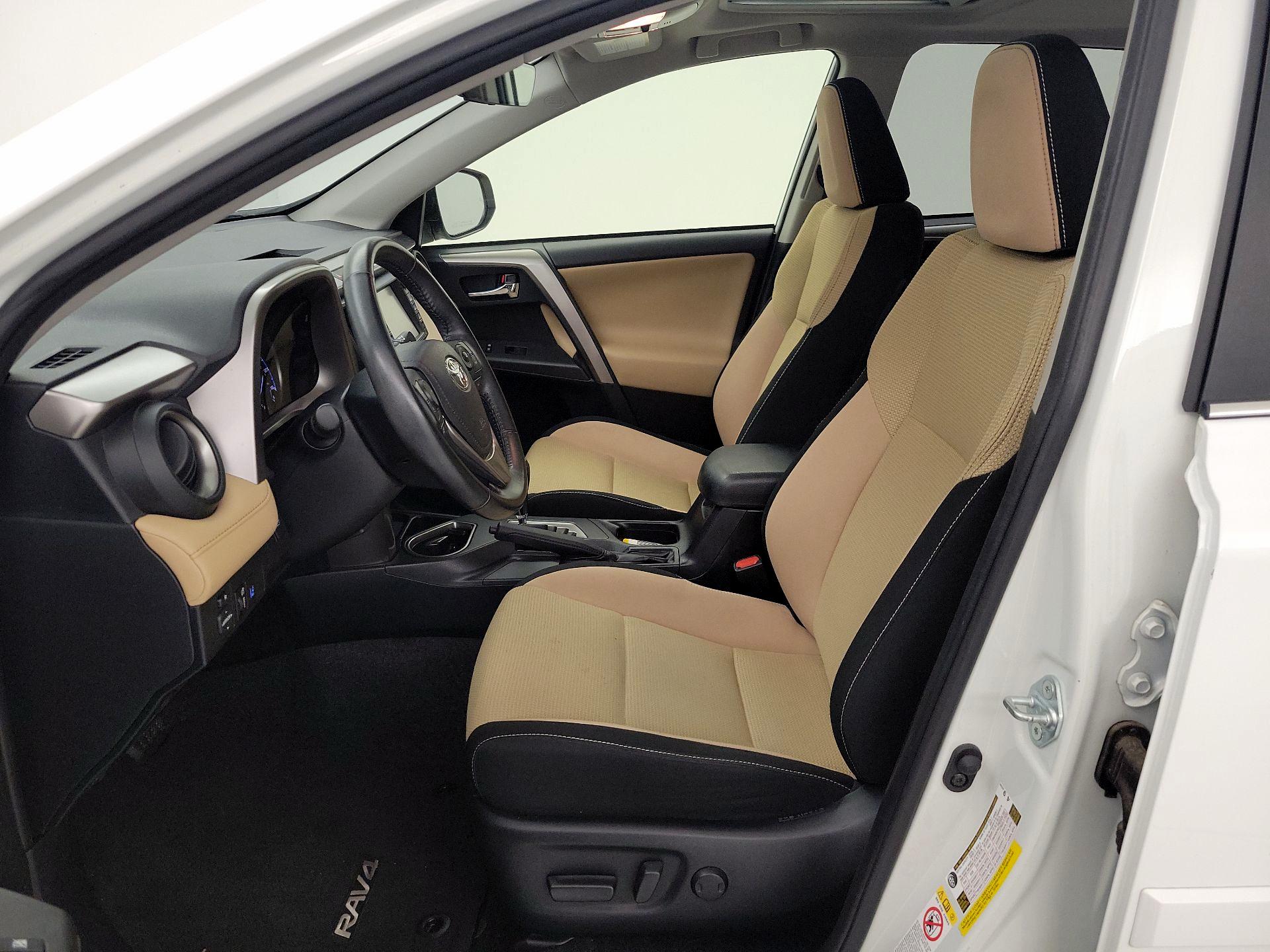Thumbnail: 2018 Toyota RAV4 - 11