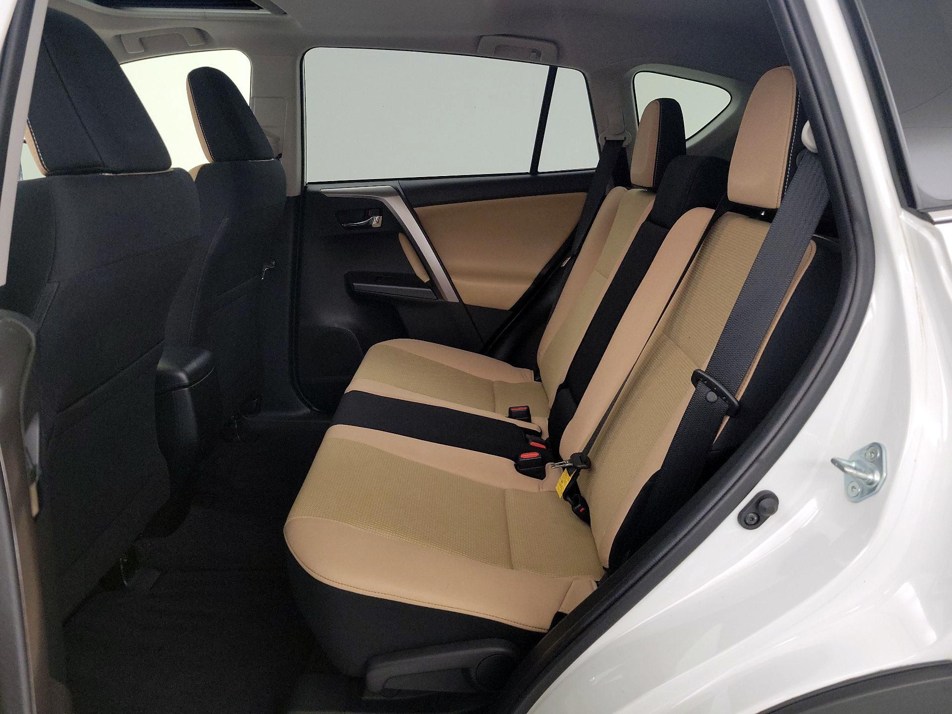 Thumbnail: 2018 Toyota RAV4 - 19