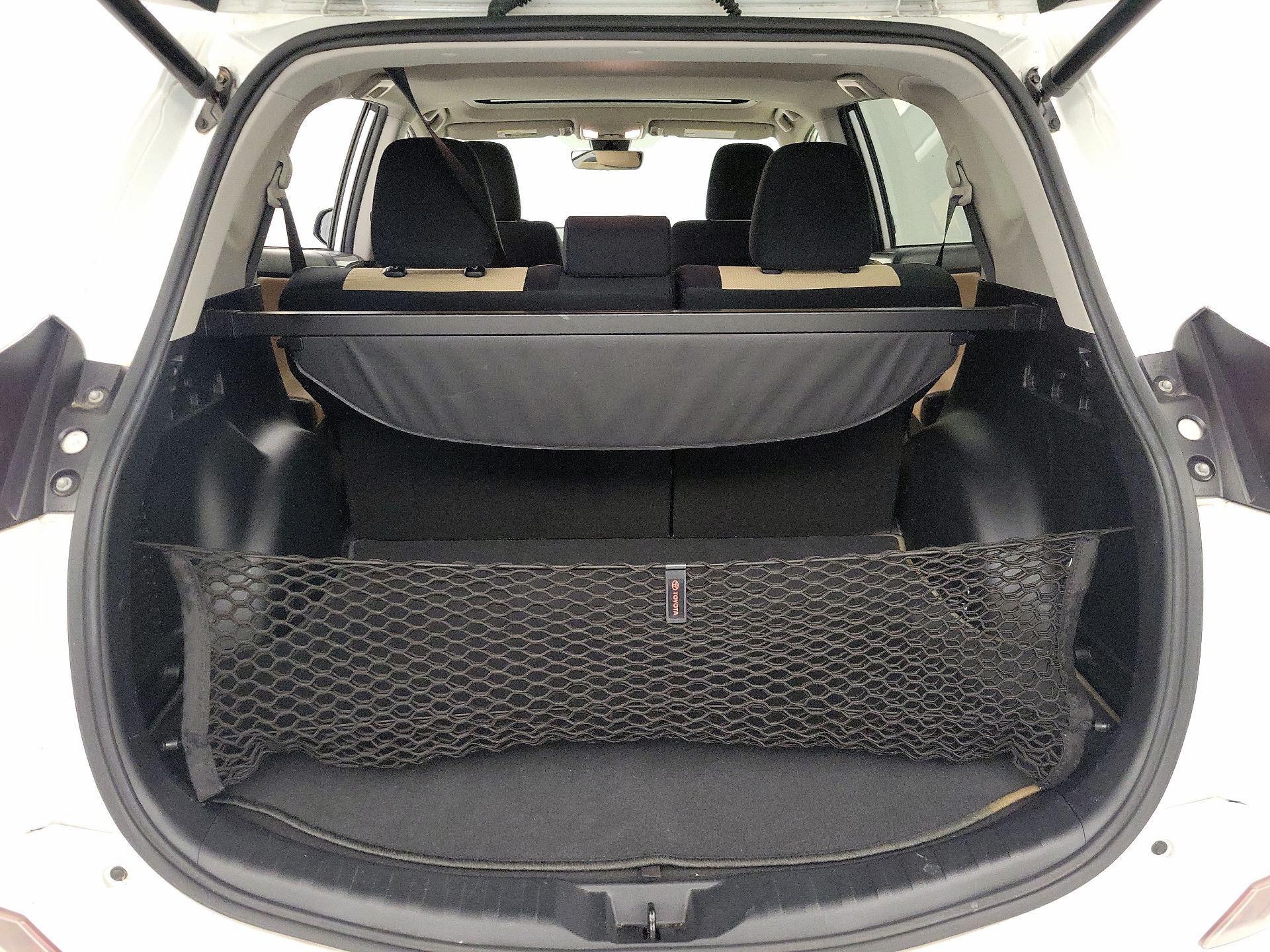 Thumbnail: 2018 Toyota RAV4 - 20