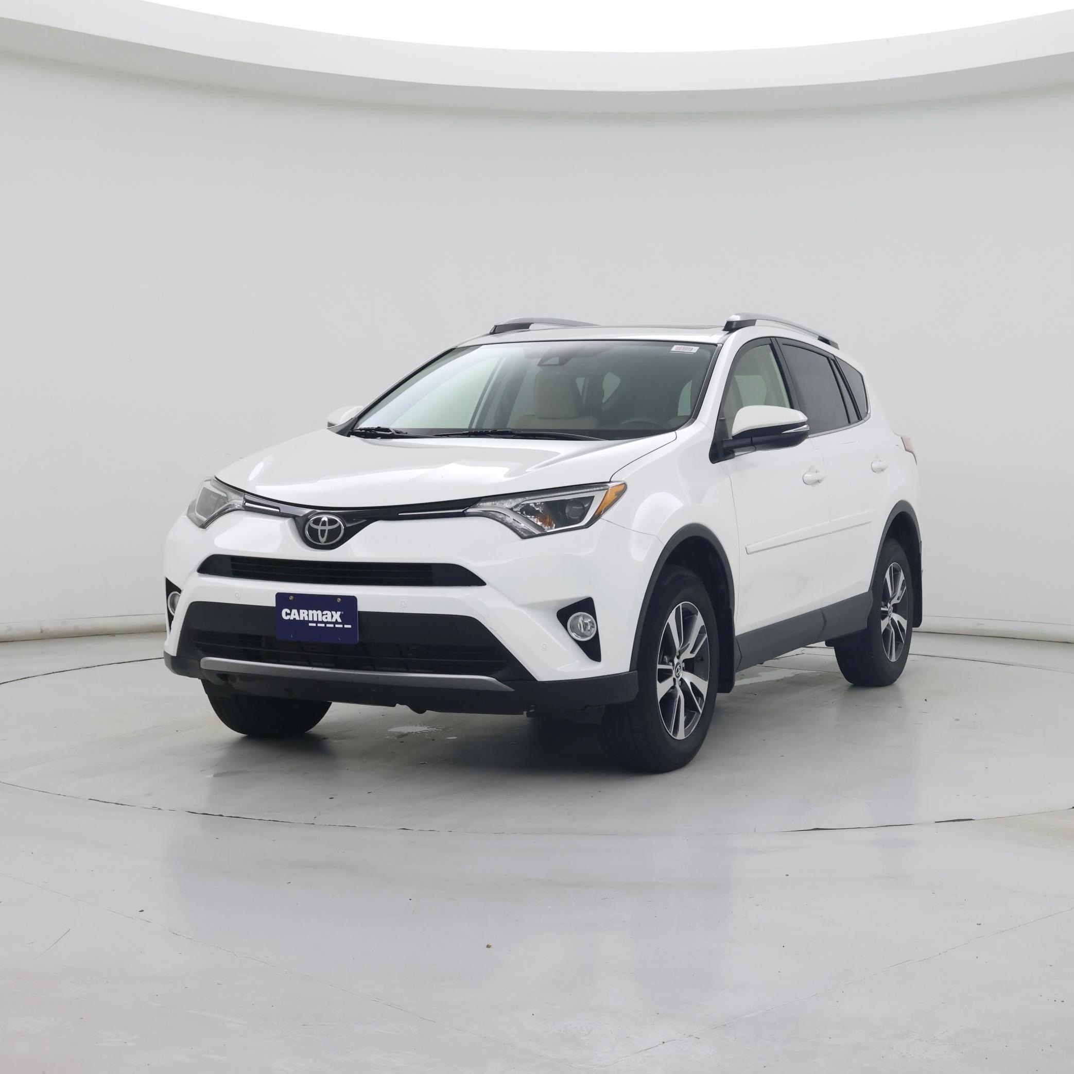 Thumbnail: 2018 Toyota RAV4 - 4