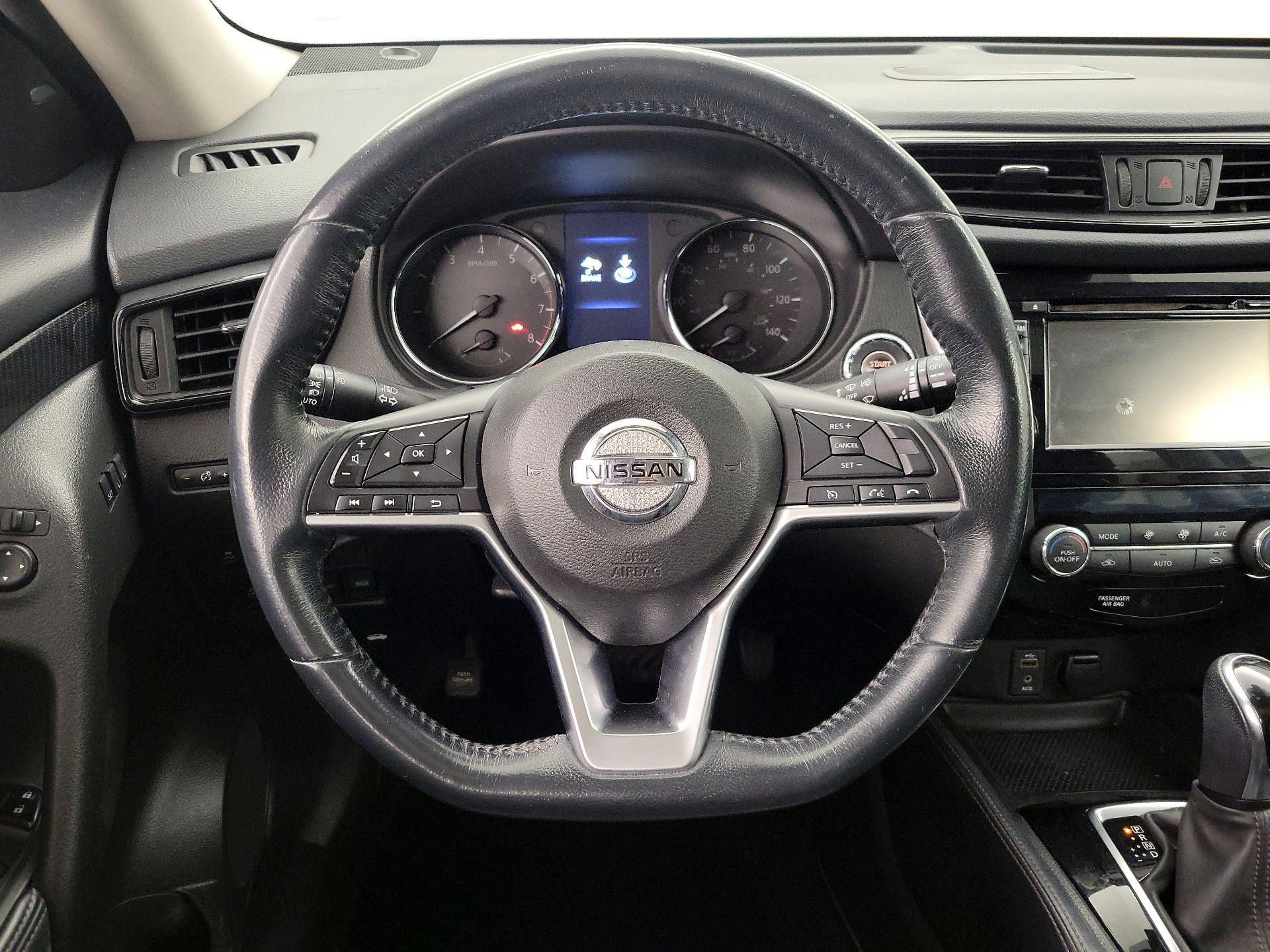 Thumbnail: 2017 Nissan Rogue - 10