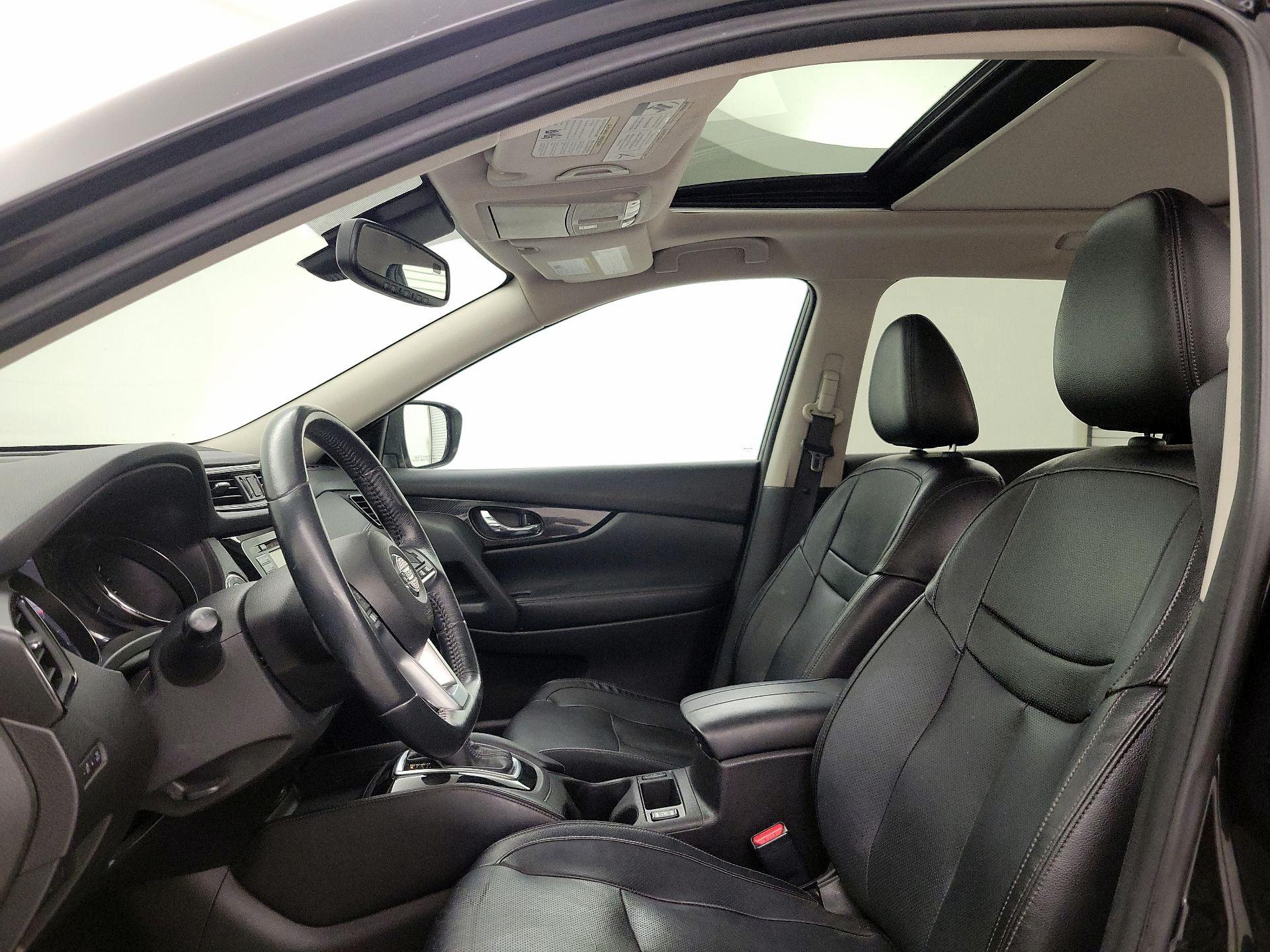 Thumbnail: 2017 Nissan Rogue - 19