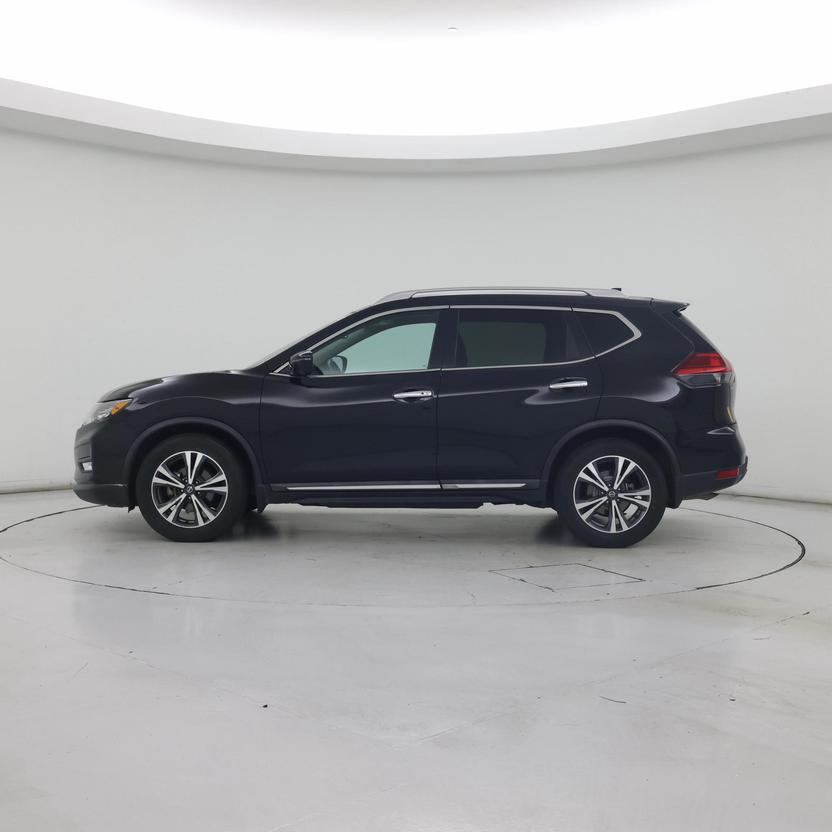 Thumbnail: 2017 Nissan Rogue - 3