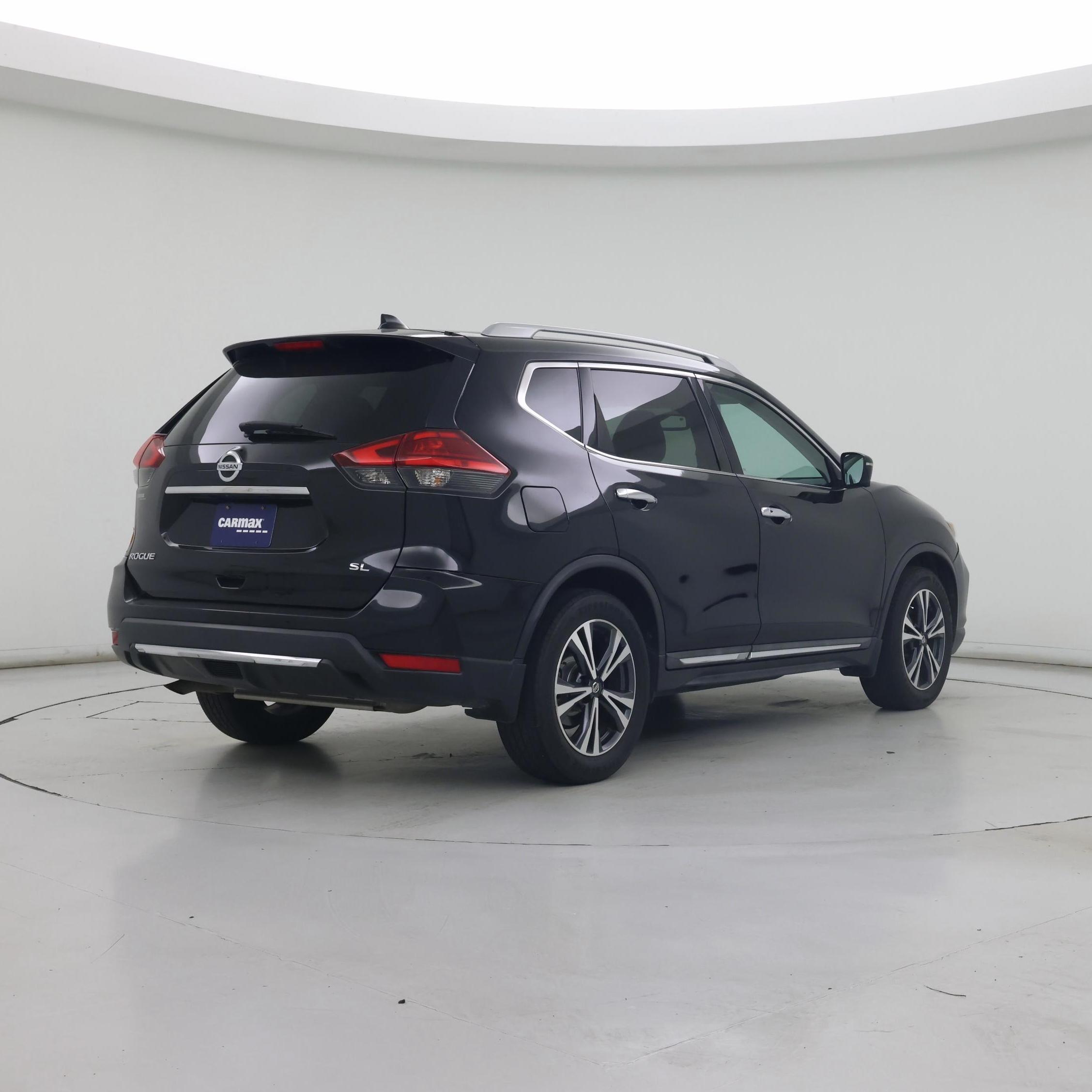 Thumbnail: 2017 Nissan Rogue - 8