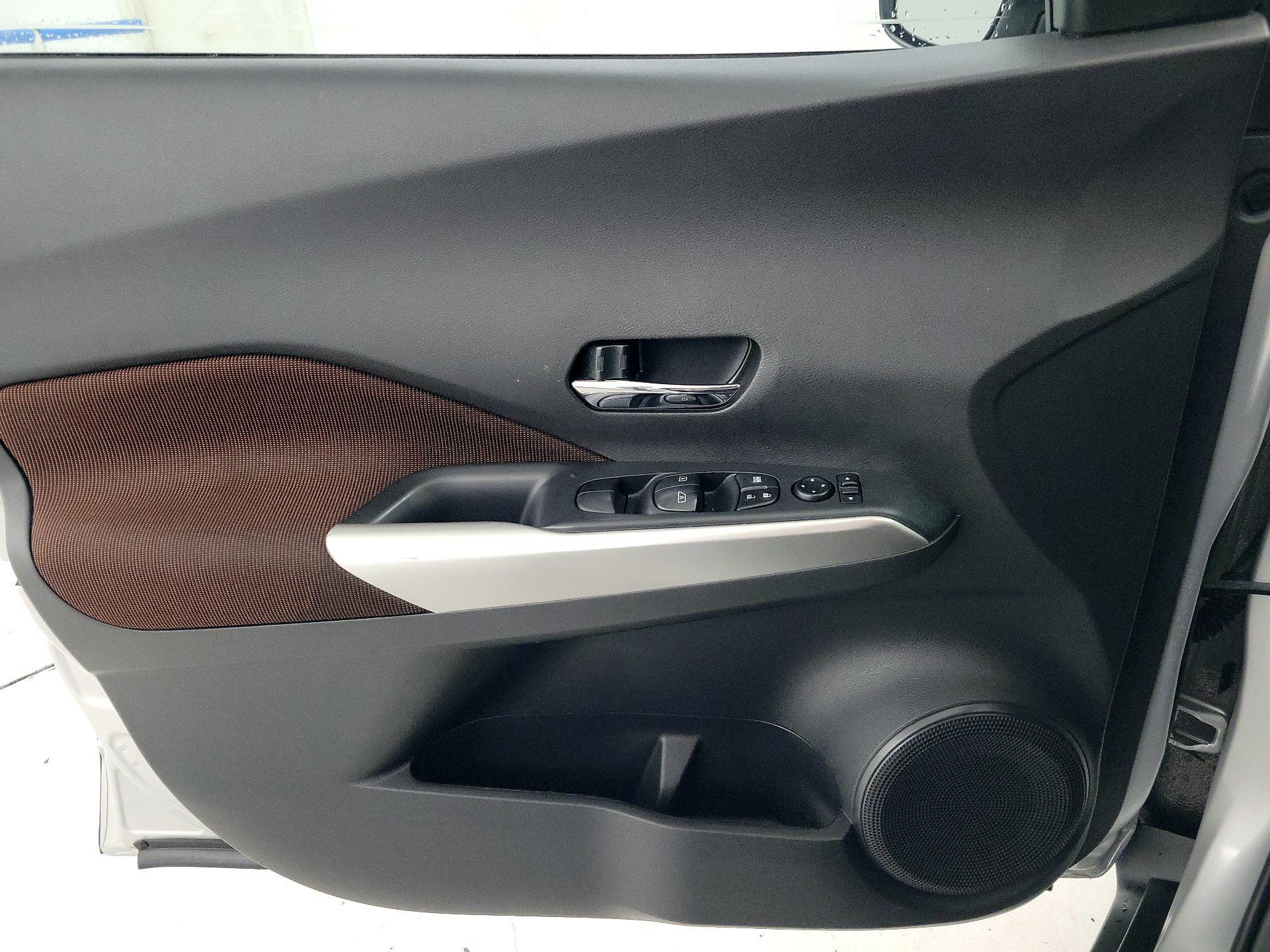 Thumbnail: 2020 Nissan Kicks - 12