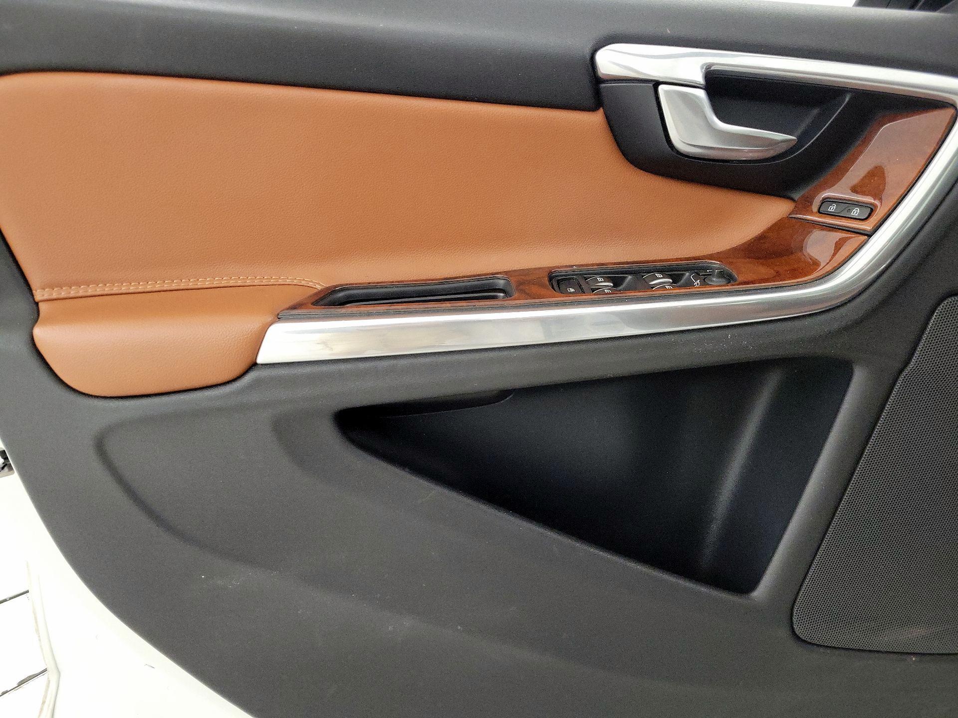 Thumbnail: 2016 Volvo S60 - 12