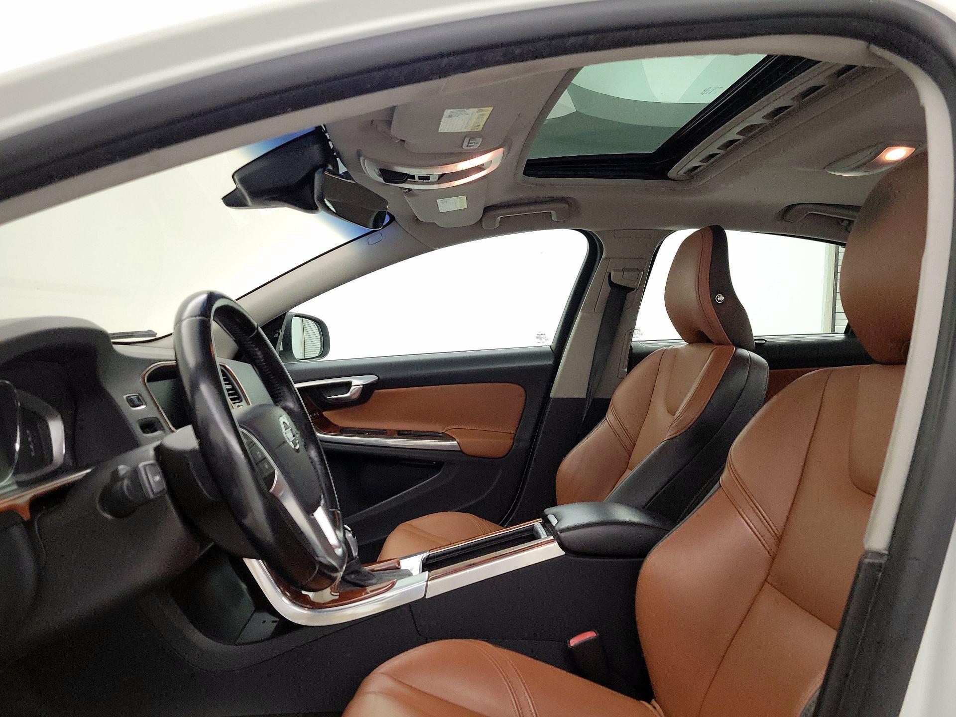 Thumbnail: 2016 Volvo S60 - 19