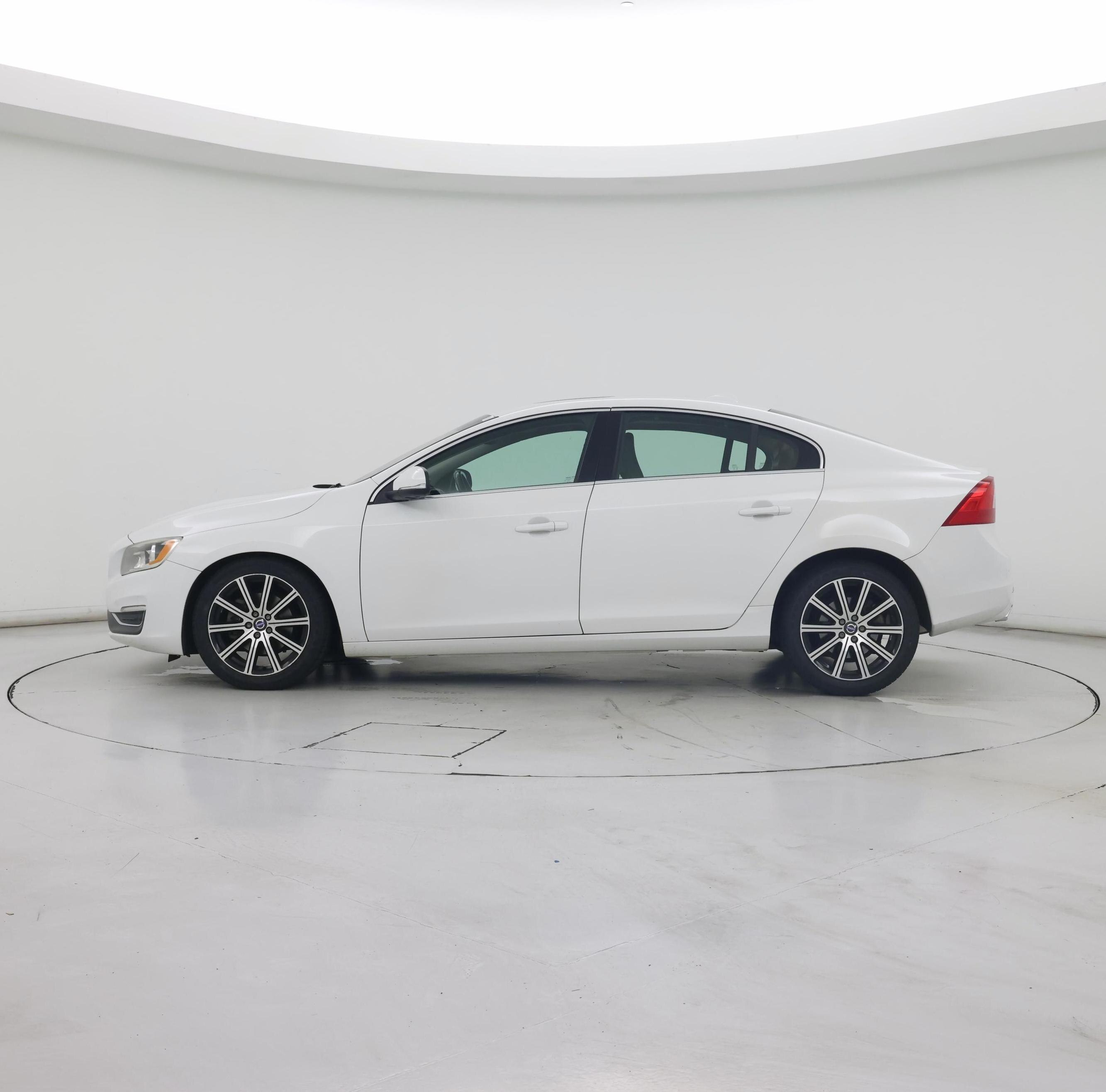 Thumbnail: 2016 Volvo S60 - 3