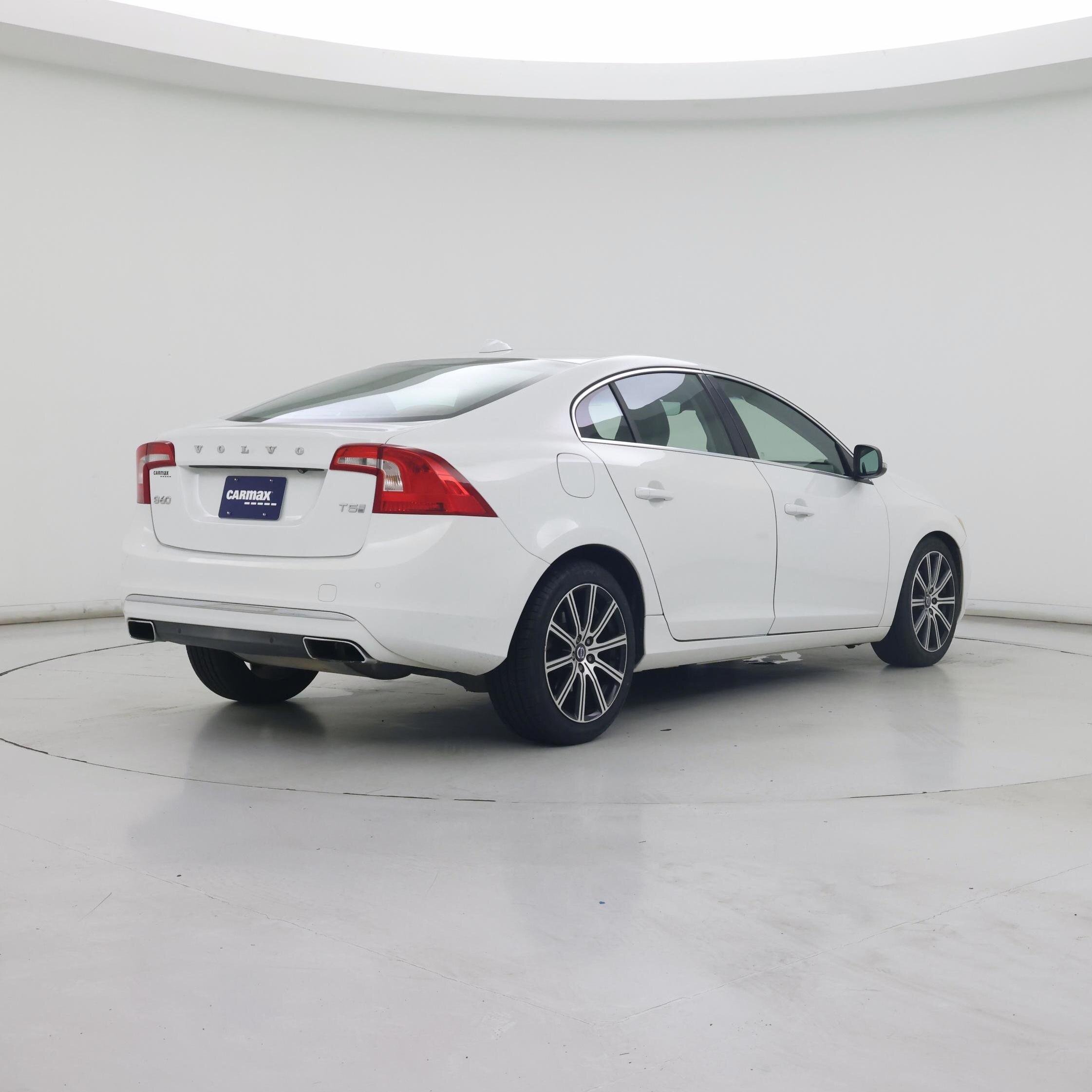Thumbnail: 2016 Volvo S60 - 8
