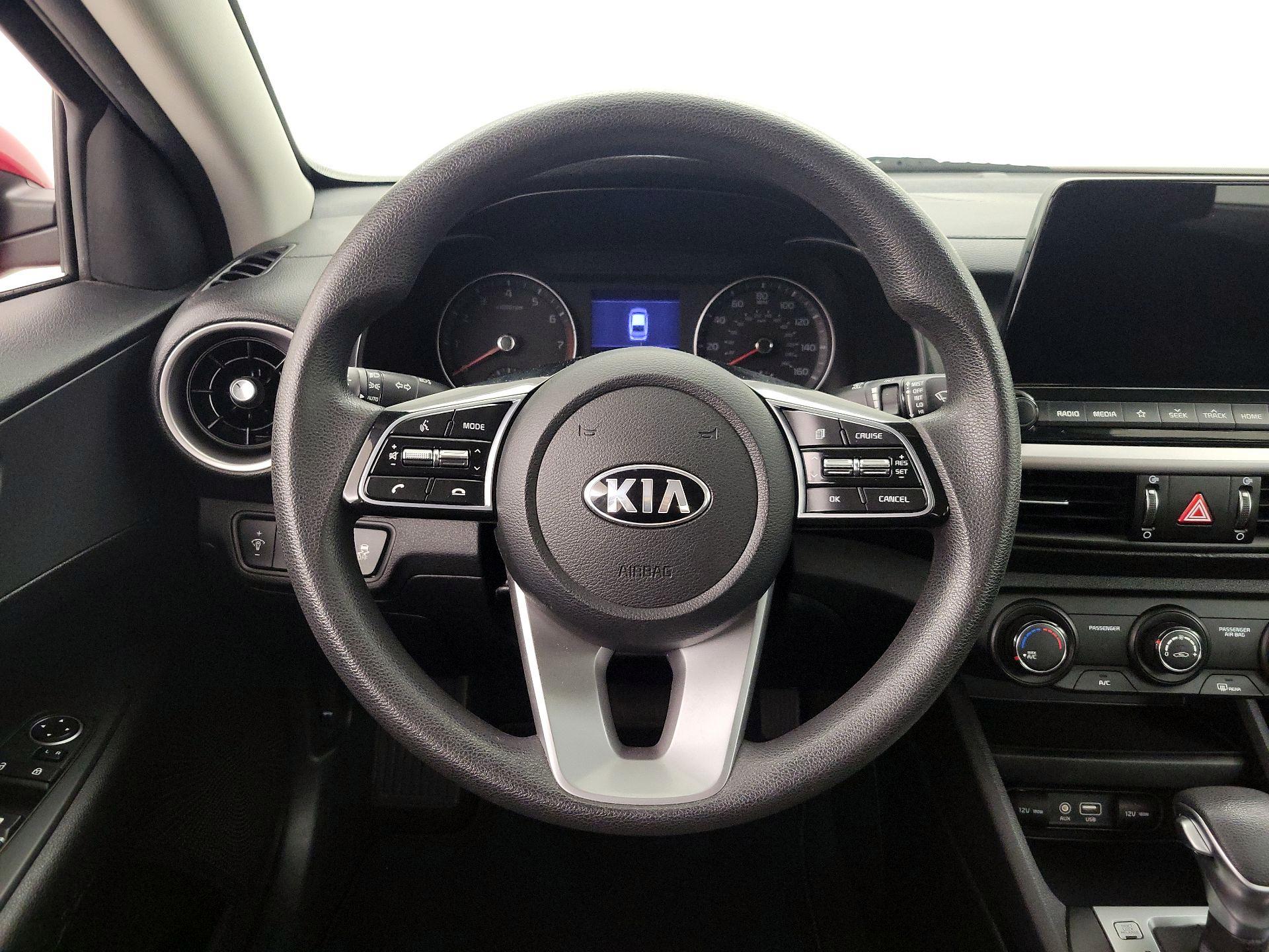 Thumbnail: 2020 Kia Forte - 10