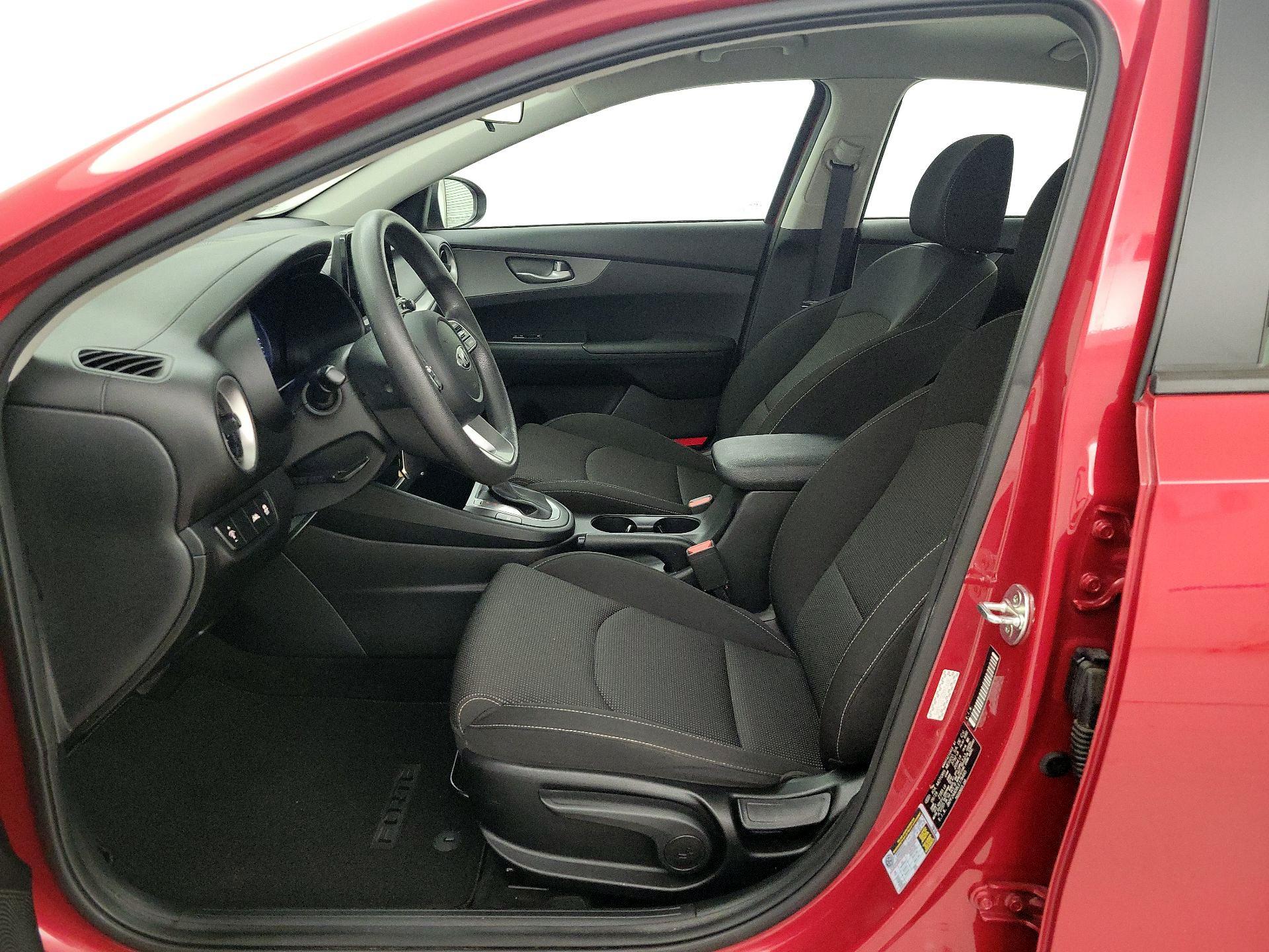 Thumbnail: 2020 Kia Forte - 11