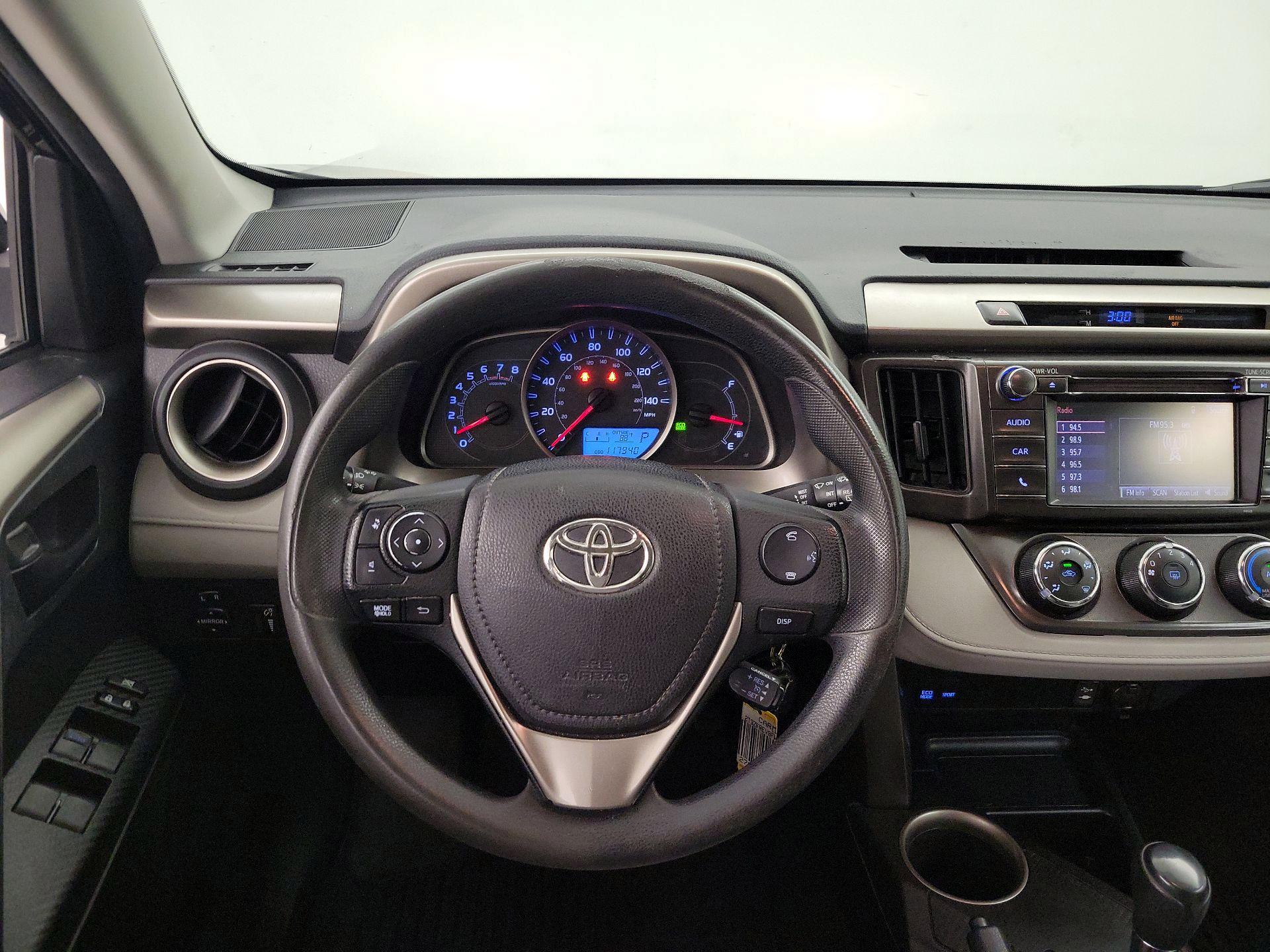 Thumbnail: 2015 Toyota RAV4 - 10