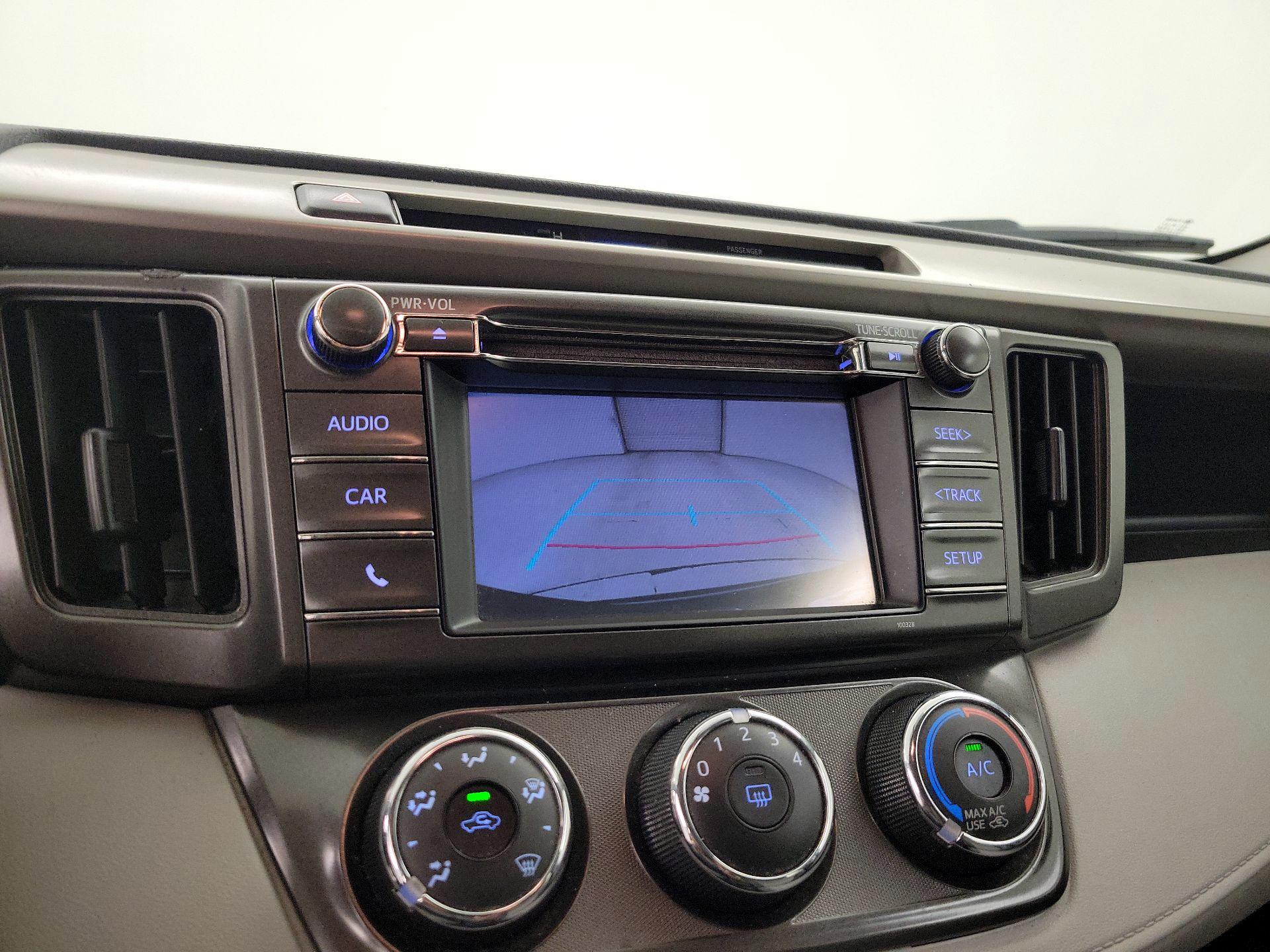 Thumbnail: 2015 Toyota RAV4 - 14