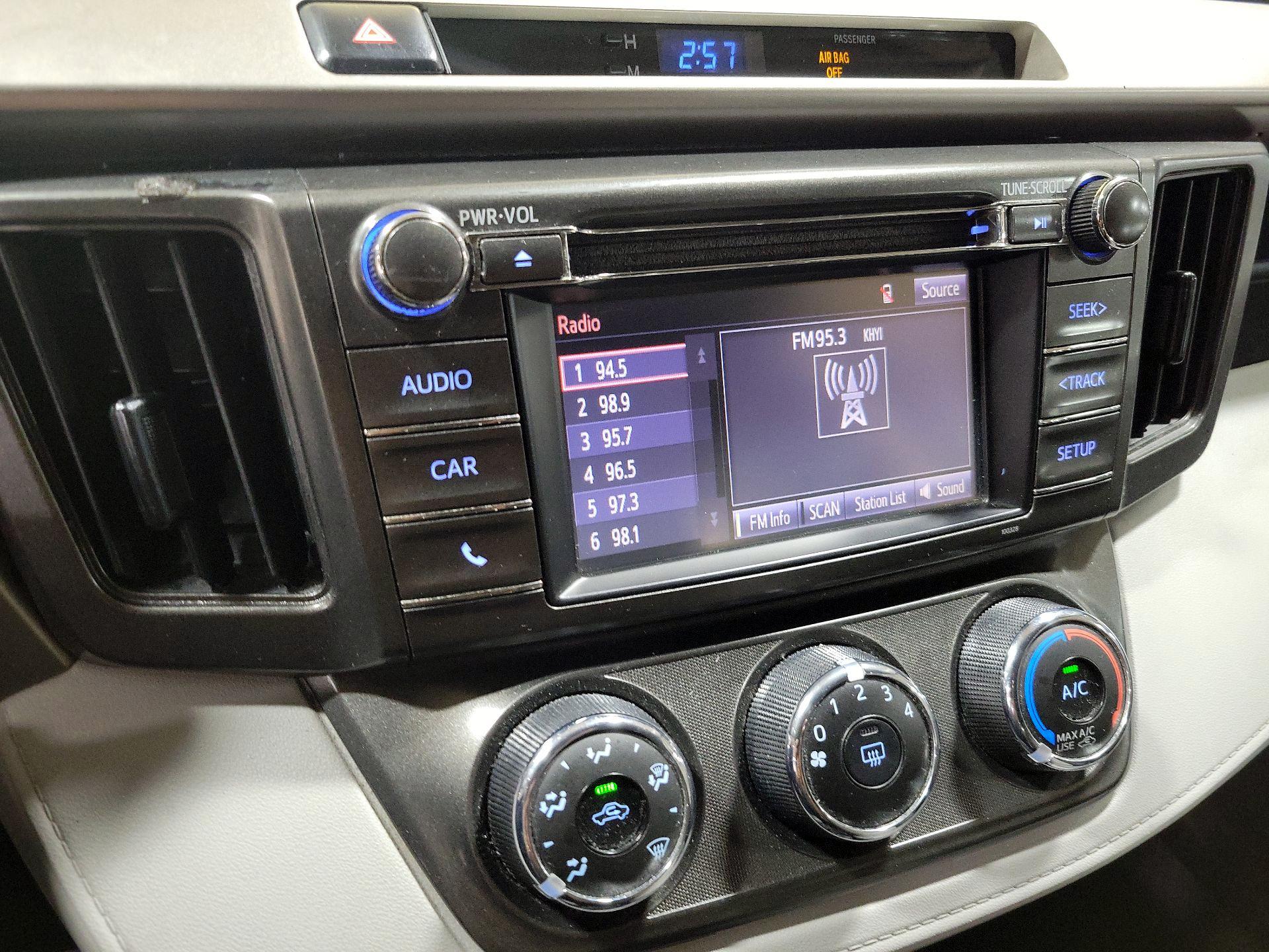 Thumbnail: 2015 Toyota RAV4 - 15