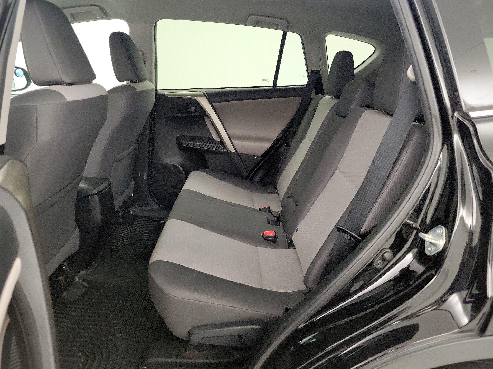 Thumbnail: 2015 Toyota RAV4 - 18