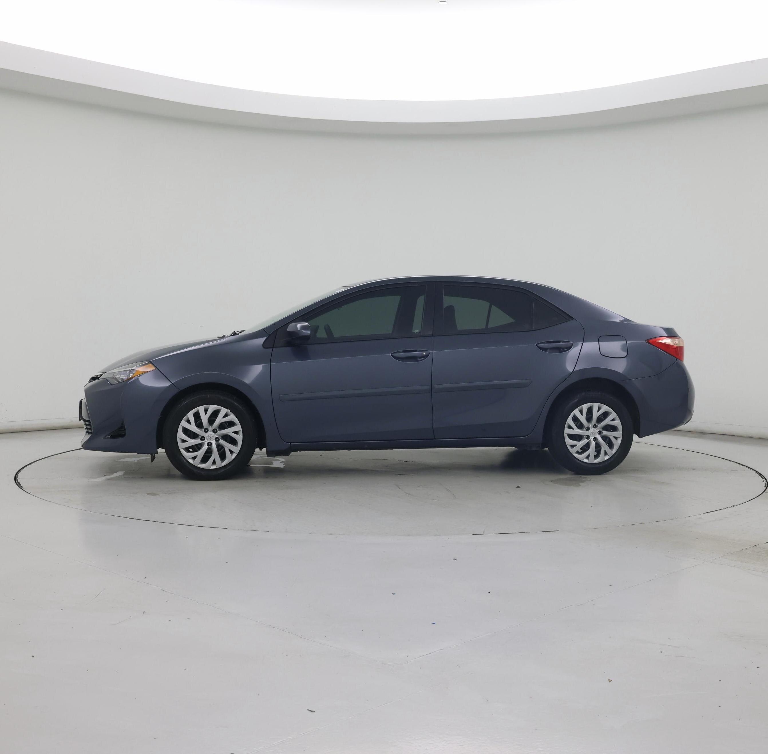 Thumbnail: 2017 Toyota Corolla - 3