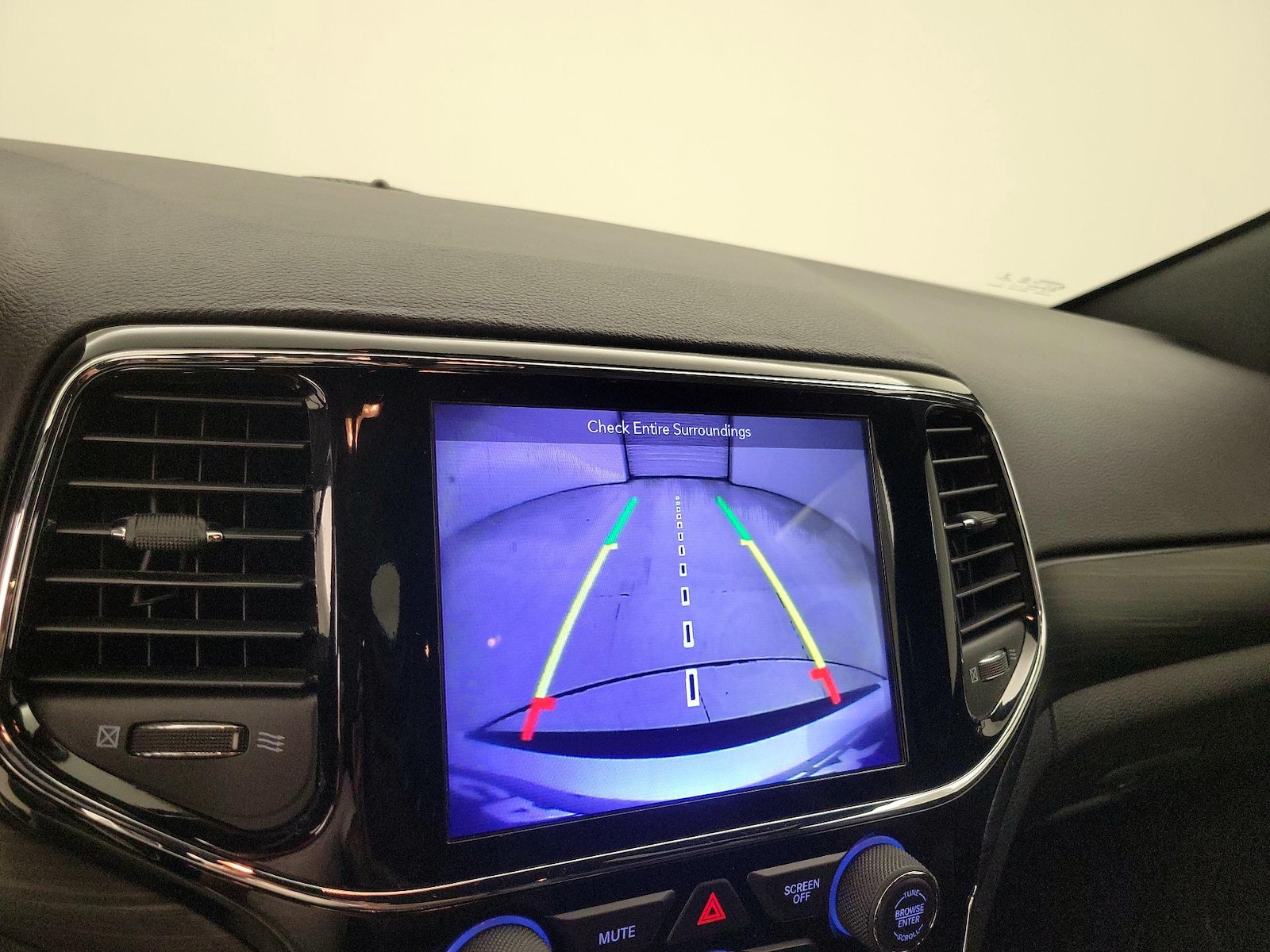 2019 Jeep Grand Cherokee Altitude - Photo 15