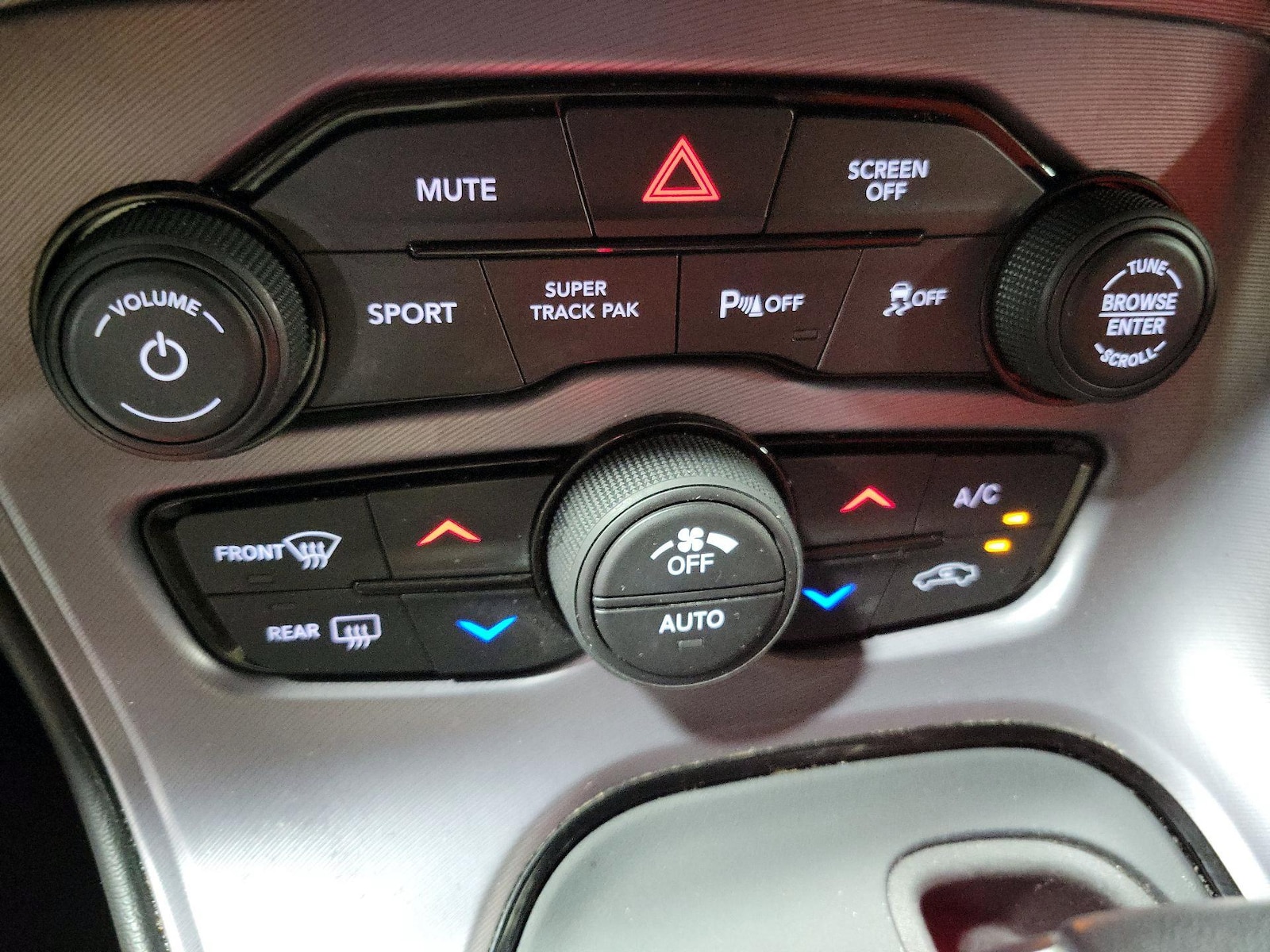 2023 Dodge Challenger R/T - Photo 18