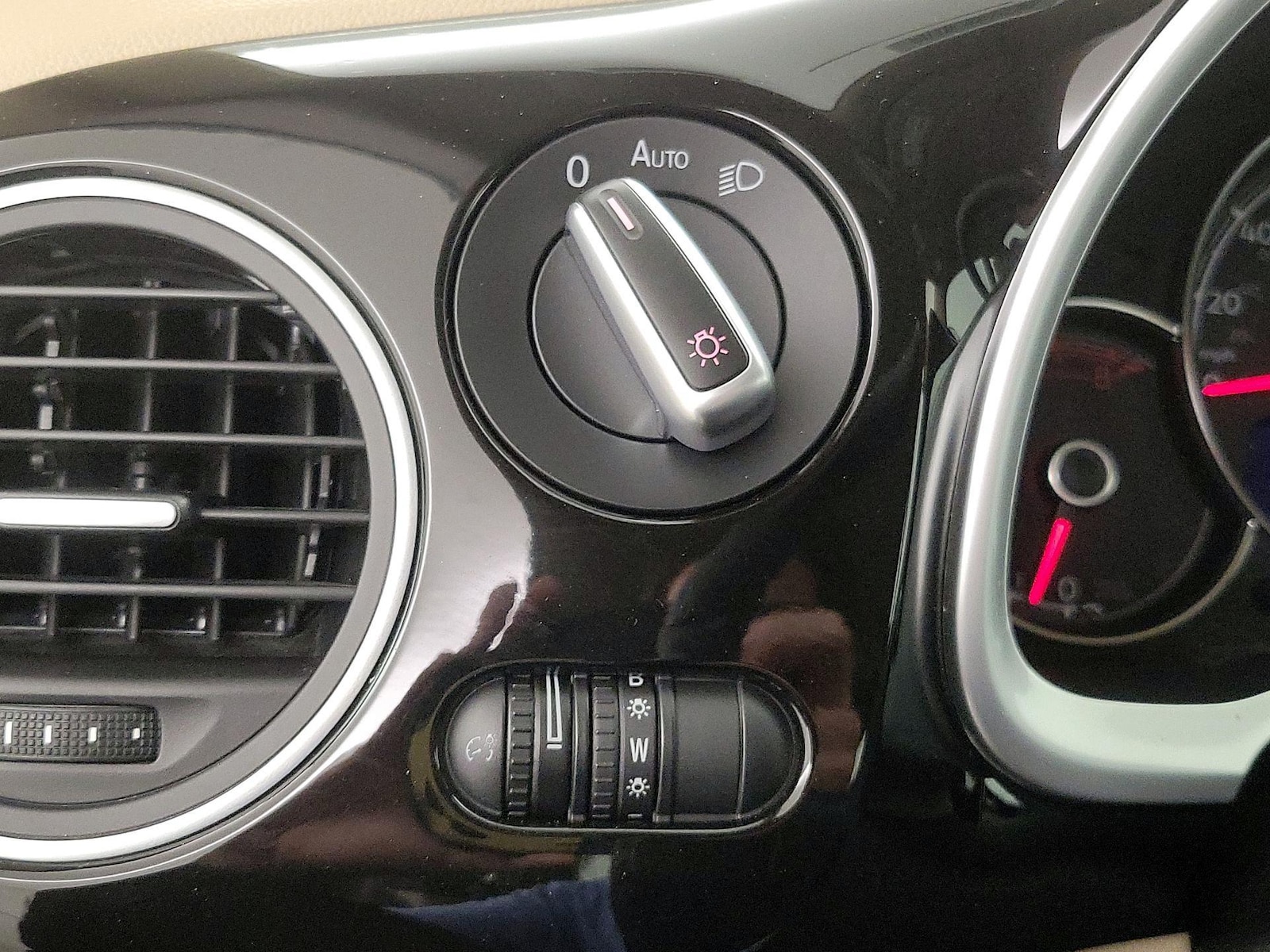 2017 Volkswagen Beetle SE - Photo 14