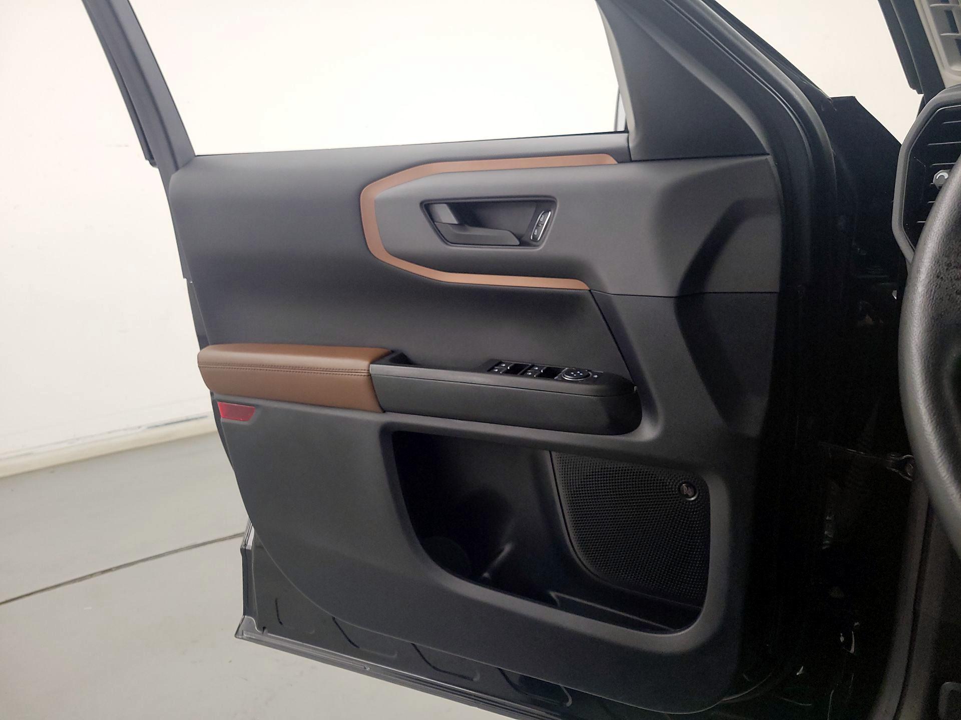 Thumbnail: 2022 Ford Bronco Sport - 12