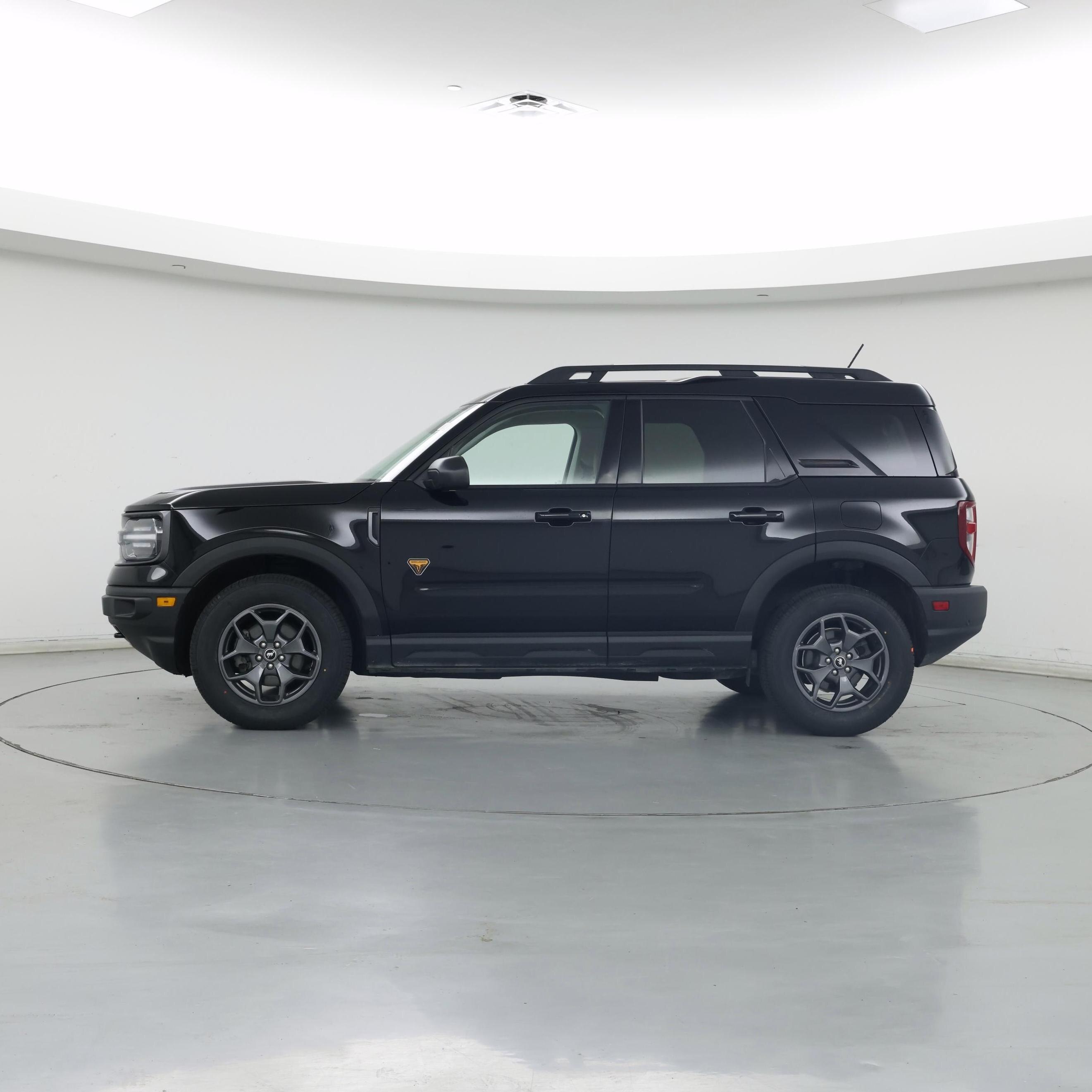 Thumbnail: 2022 Ford Bronco Sport - 3