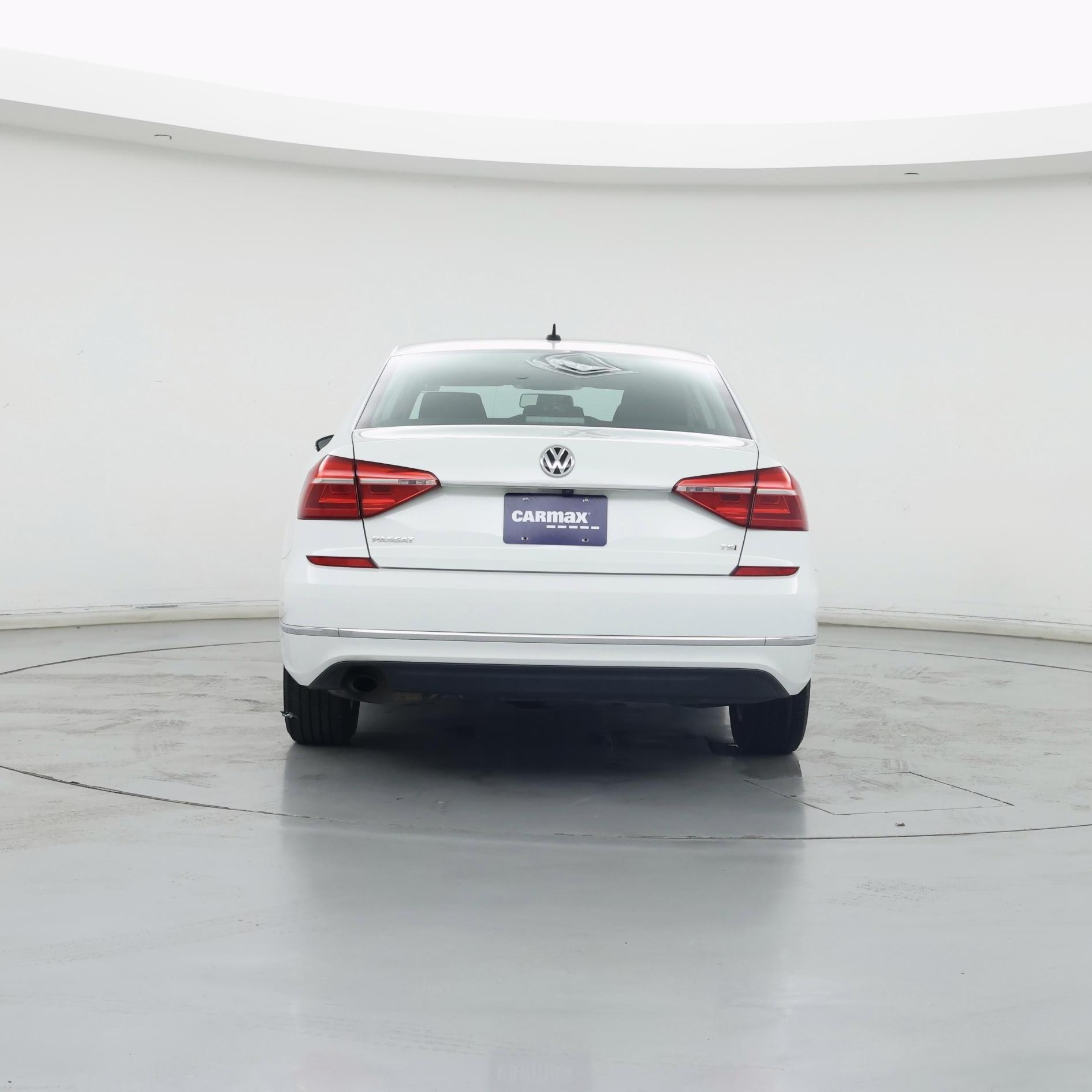 Thumbnail: 2016 Volkswagen Passat - 6