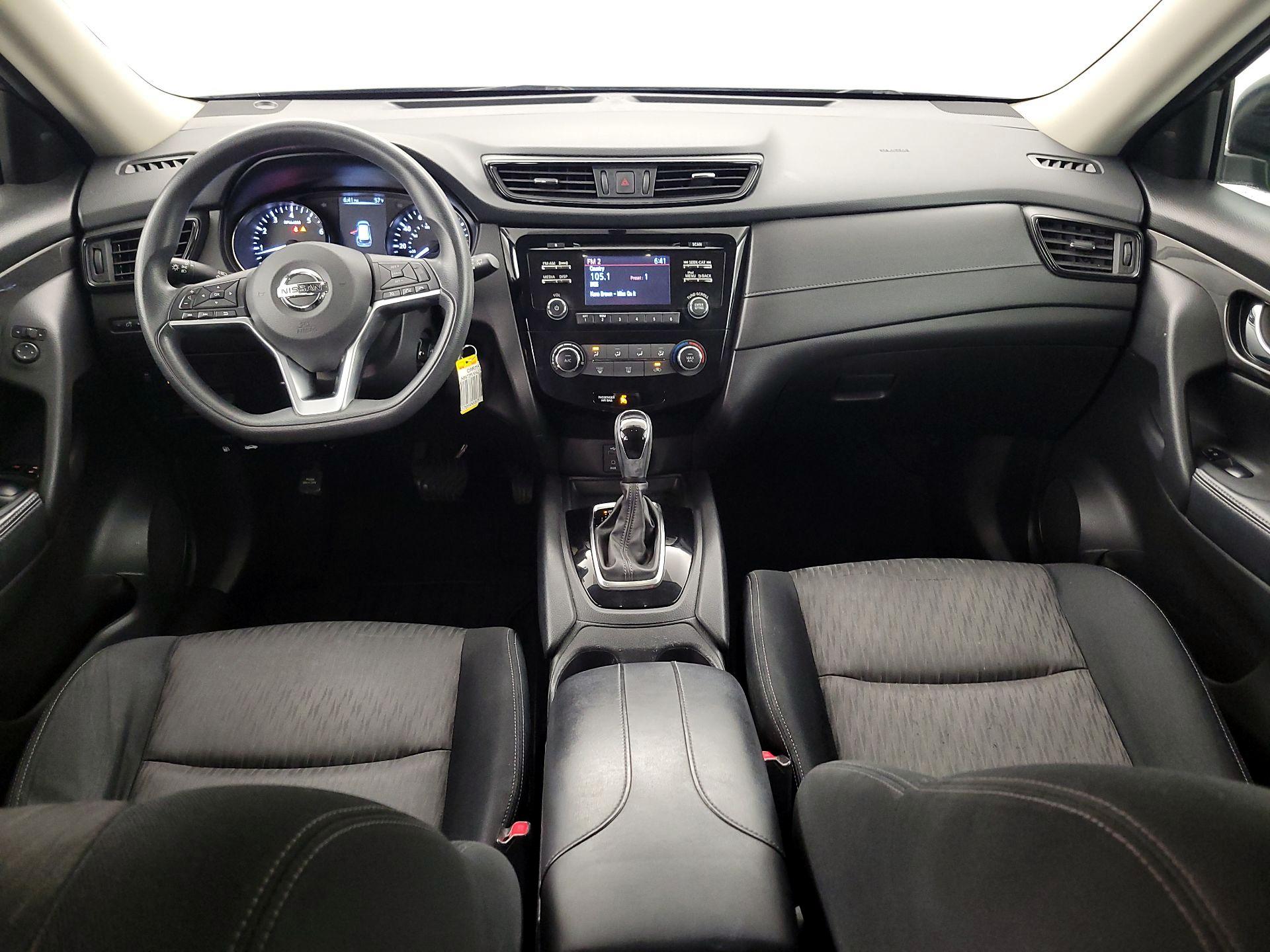 Thumbnail: 2017 Nissan Rogue - 9