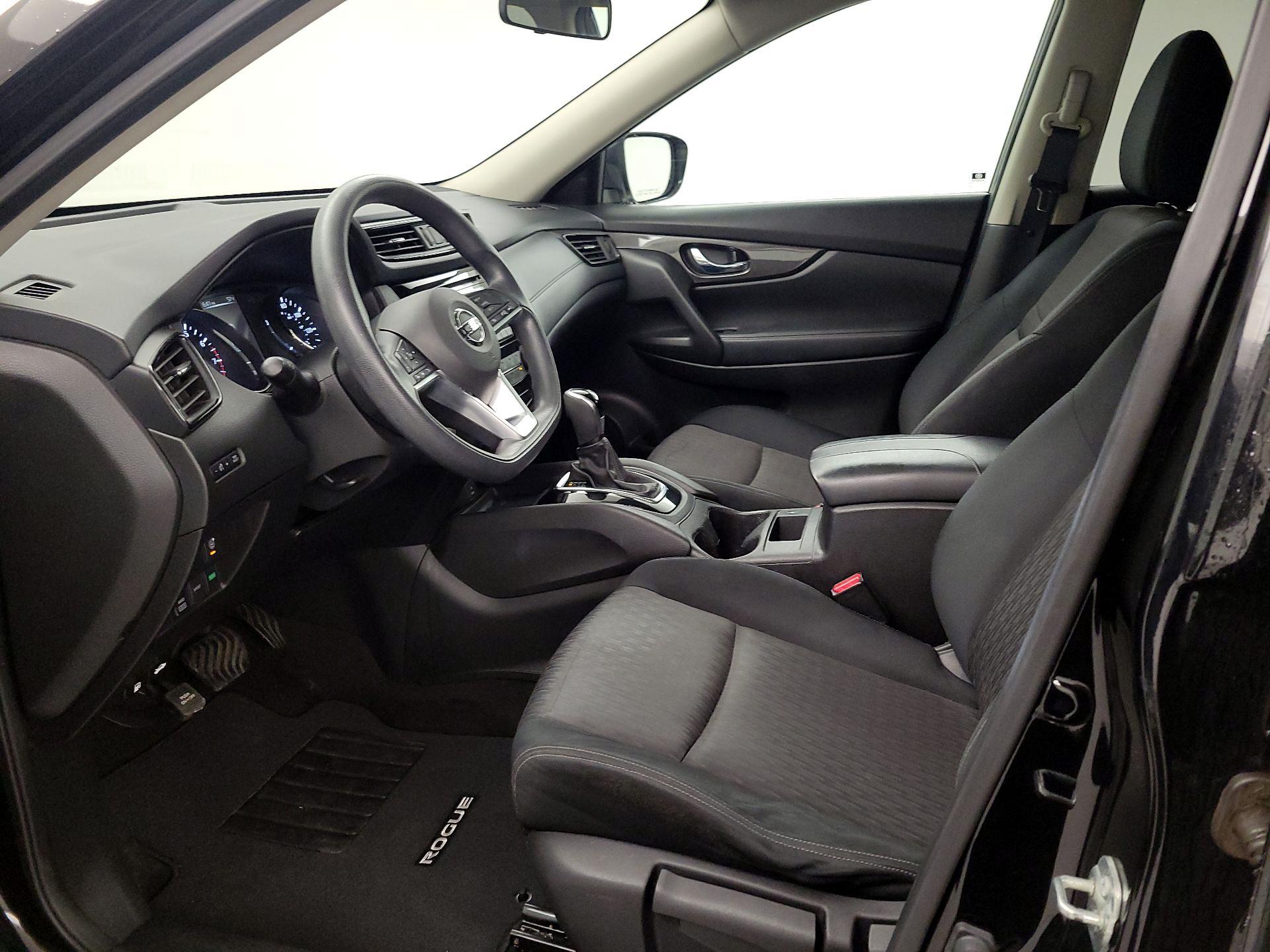 Thumbnail: 2017 Nissan Rogue - 11