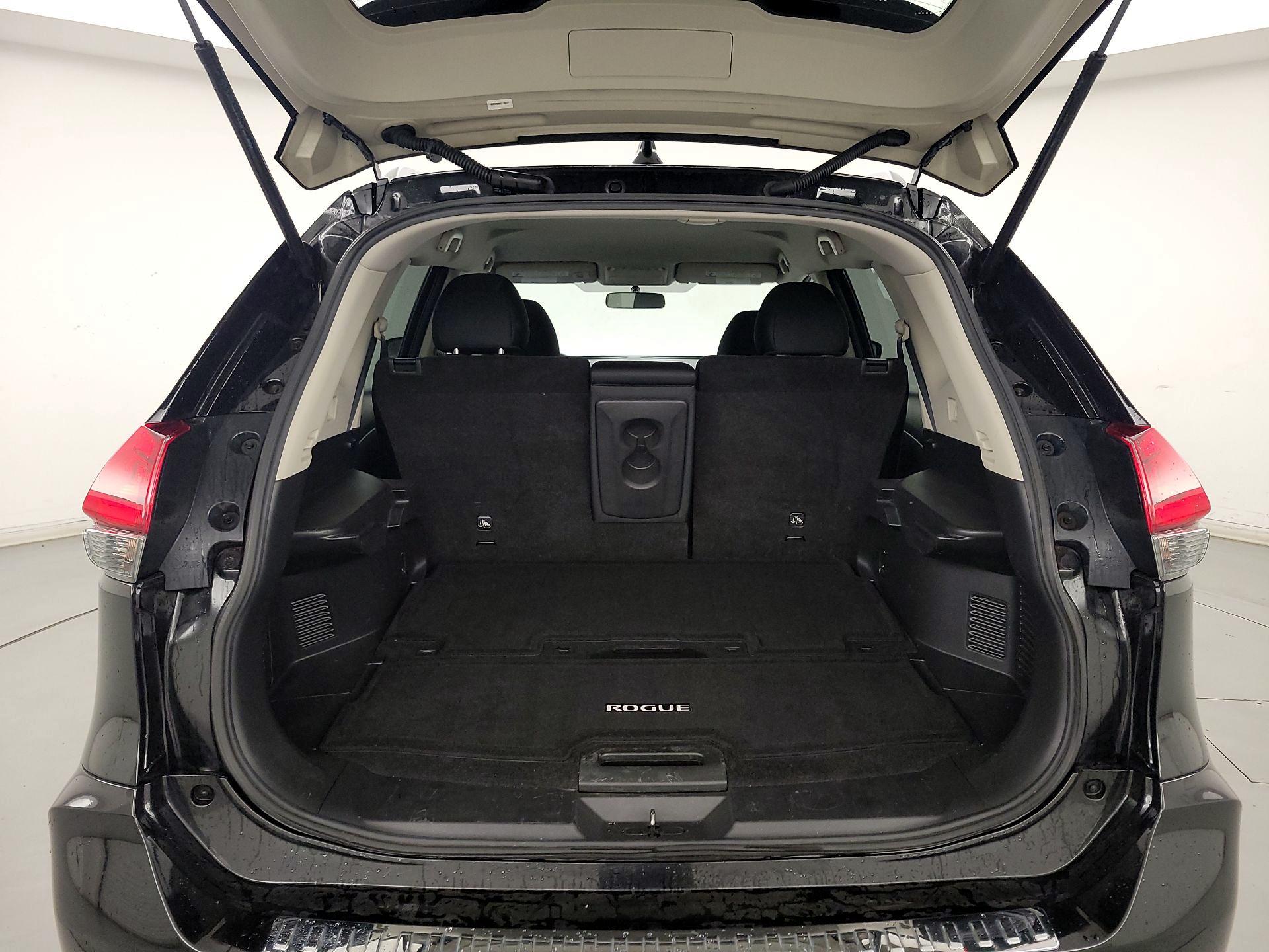 Thumbnail: 2017 Nissan Rogue - 20