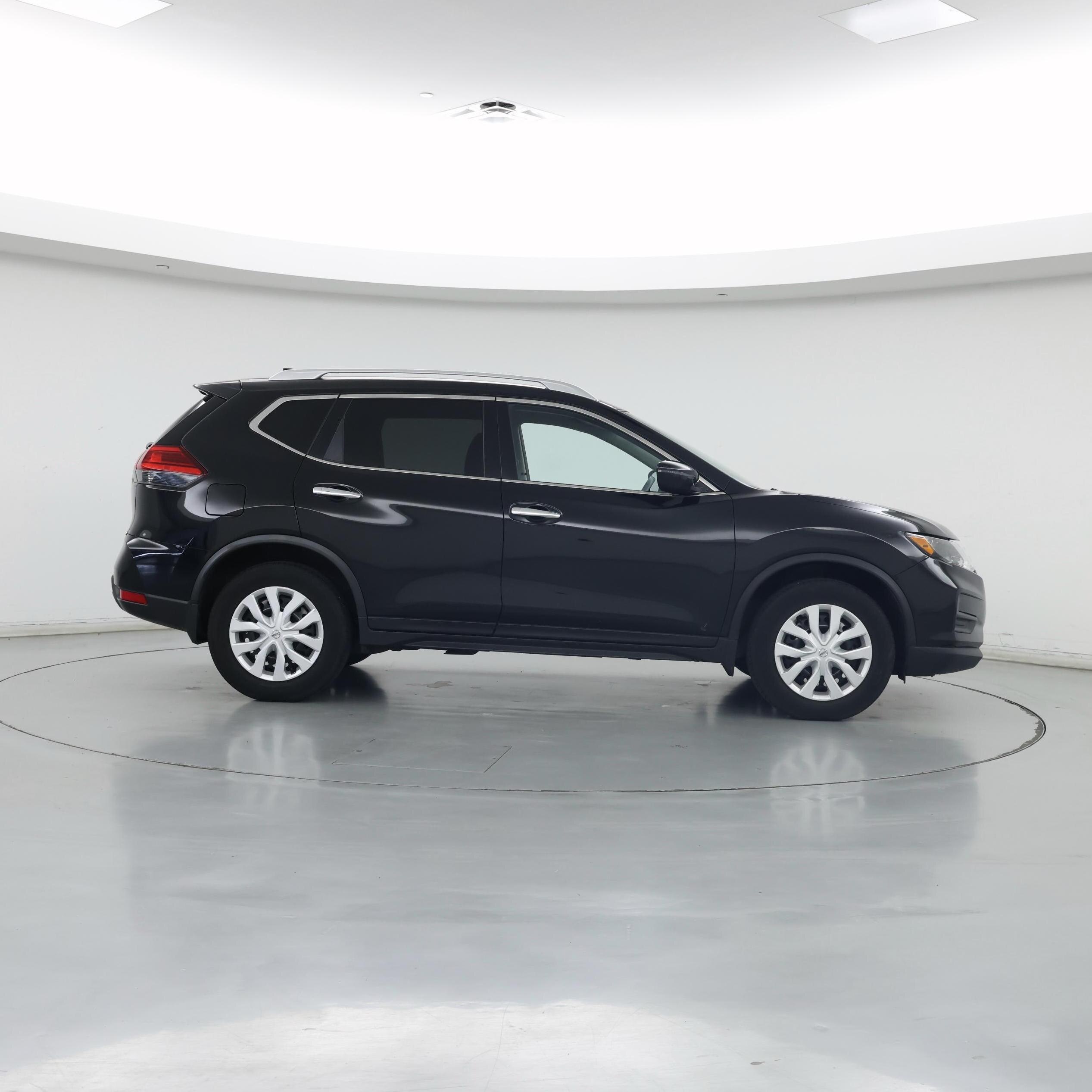 Thumbnail: 2017 Nissan Rogue - 7