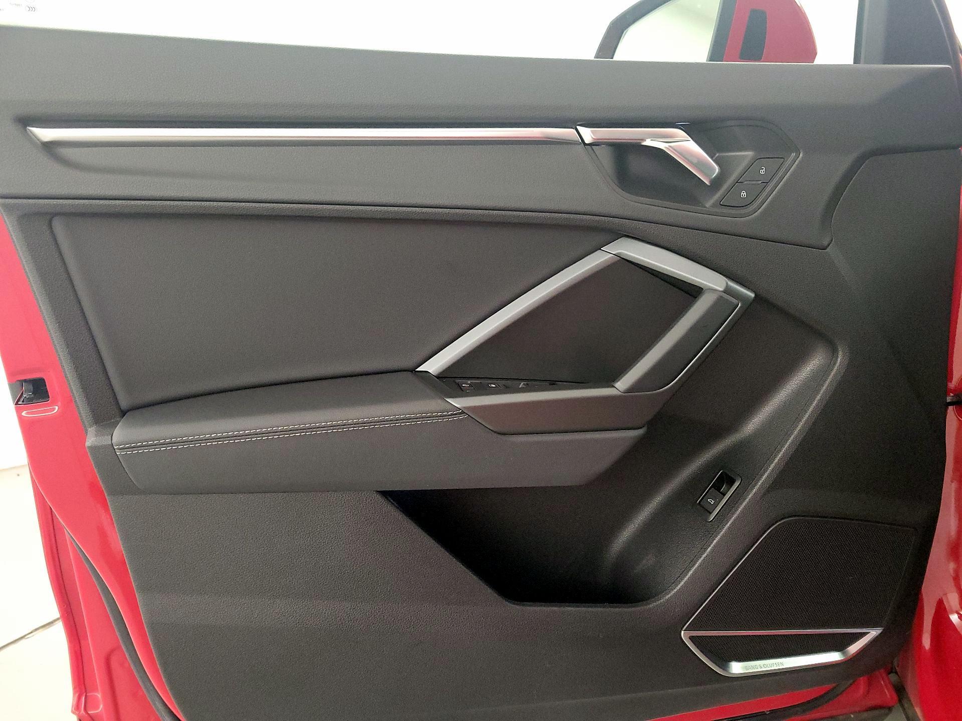 Thumbnail: 2021 Audi Q3 - 12