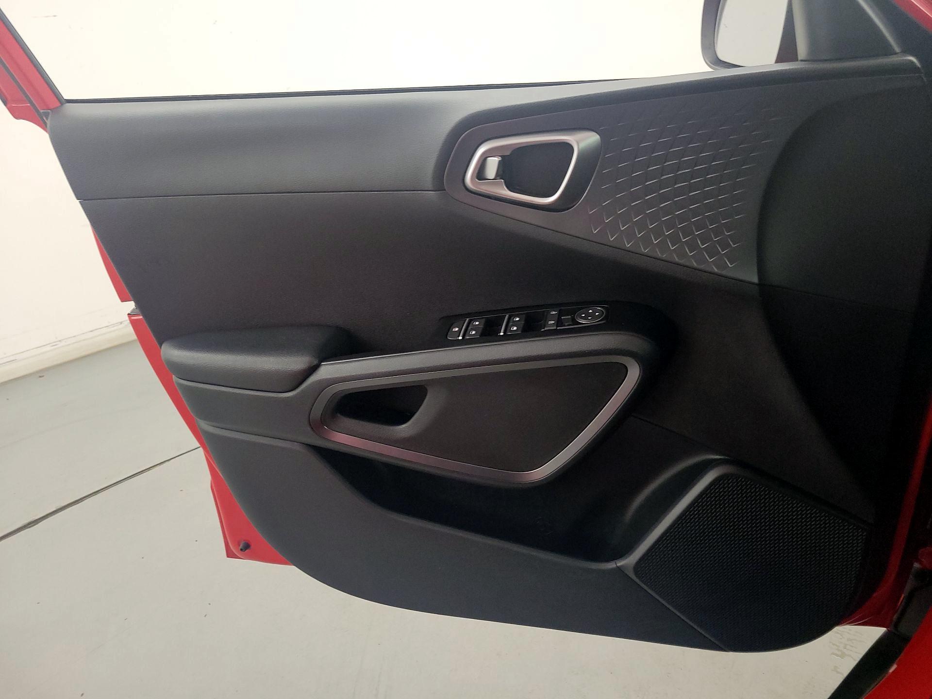 Thumbnail: 2020 Kia Soul - 12