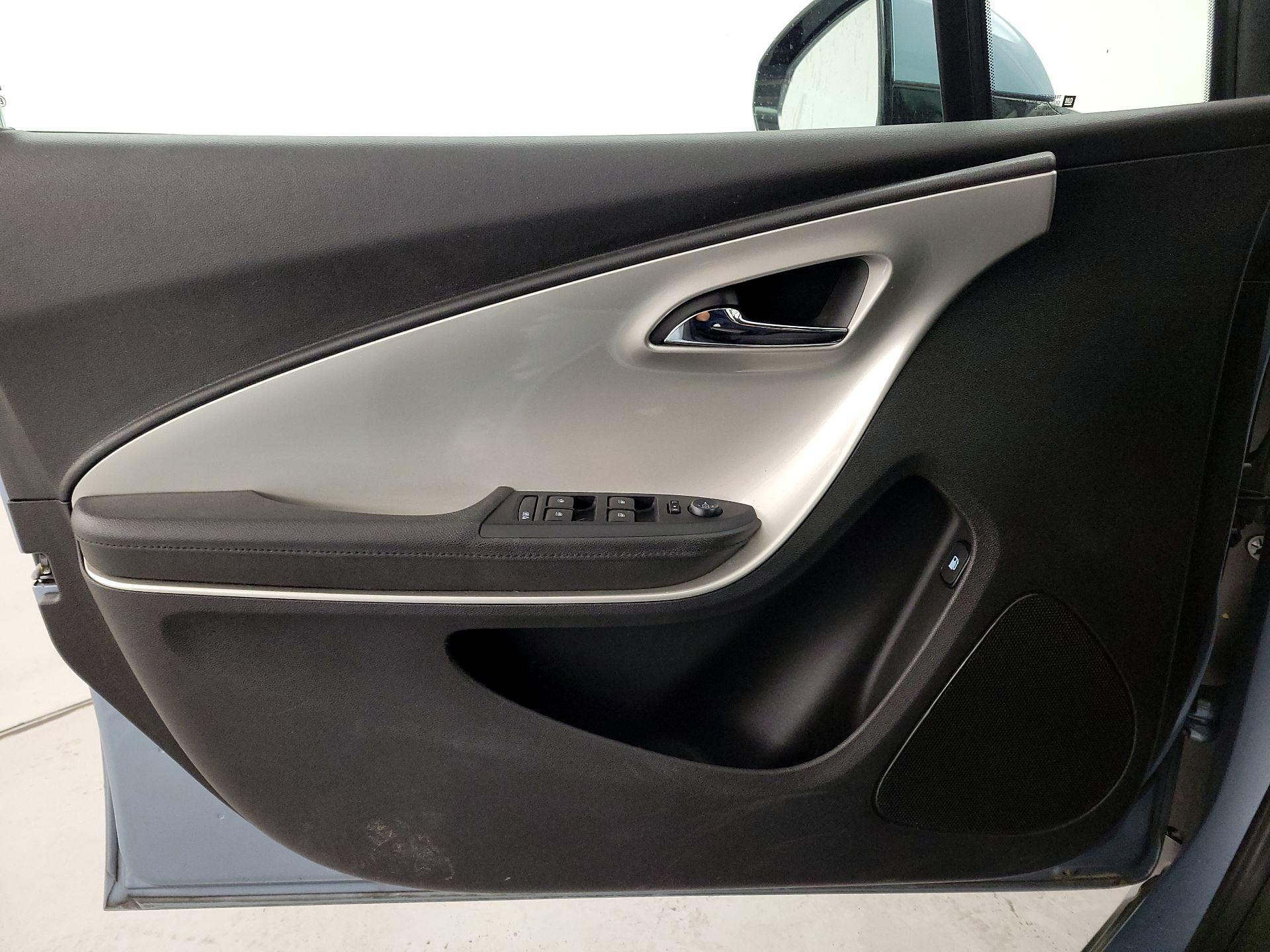 Thumbnail: 2015 Chevrolet Volt - 12