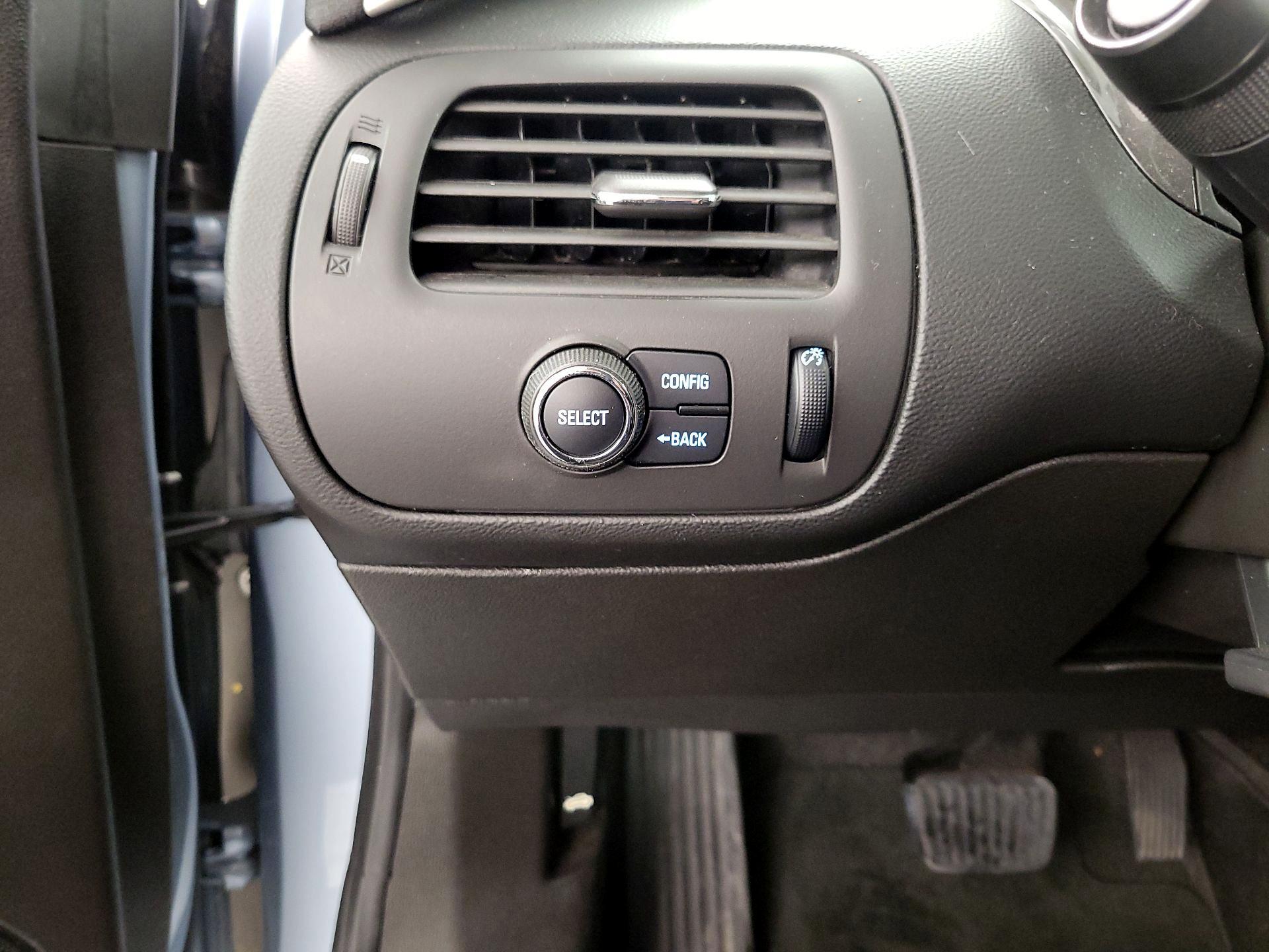 Thumbnail: 2015 Chevrolet Volt - 13