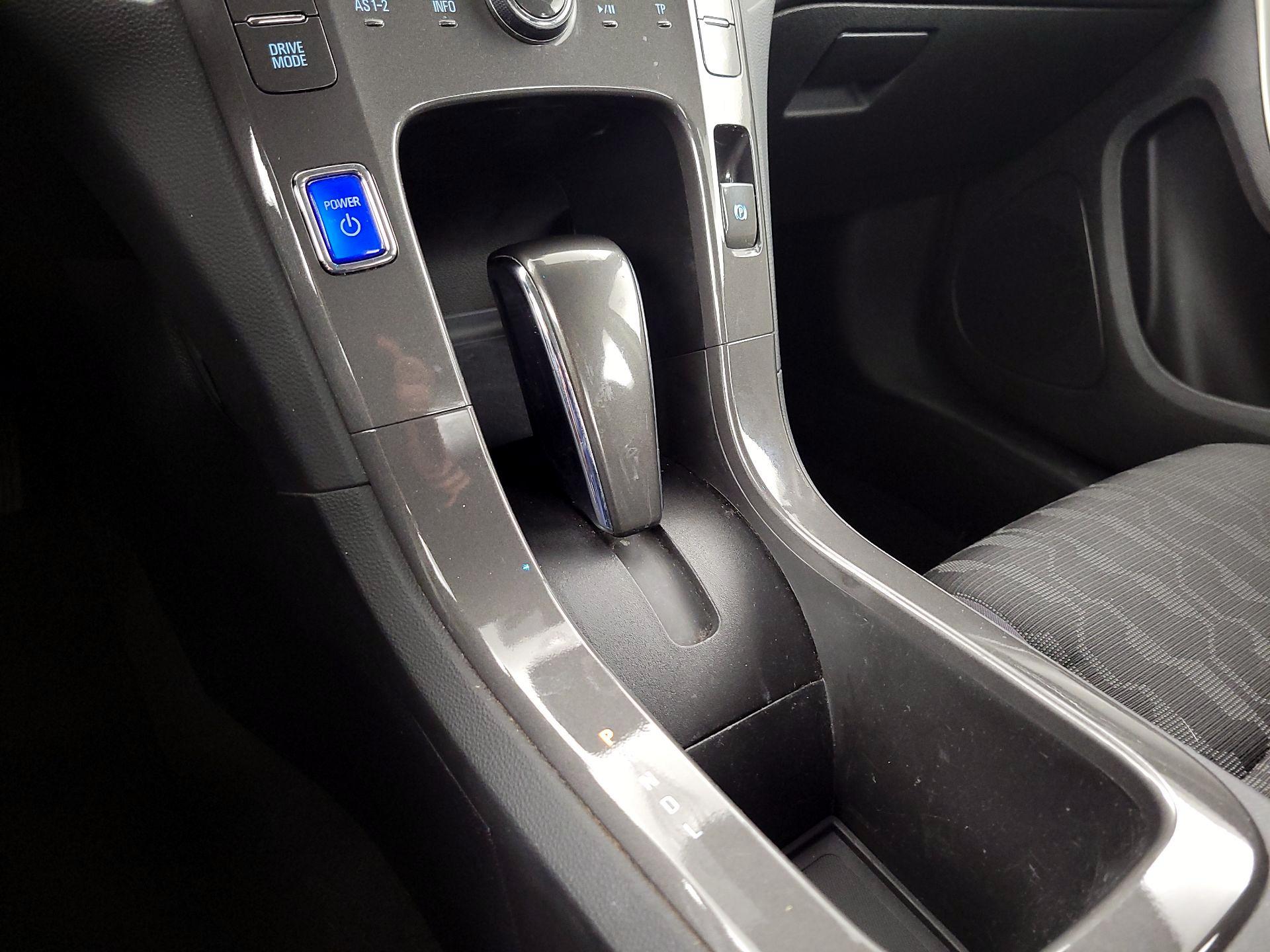Thumbnail: 2015 Chevrolet Volt - 16