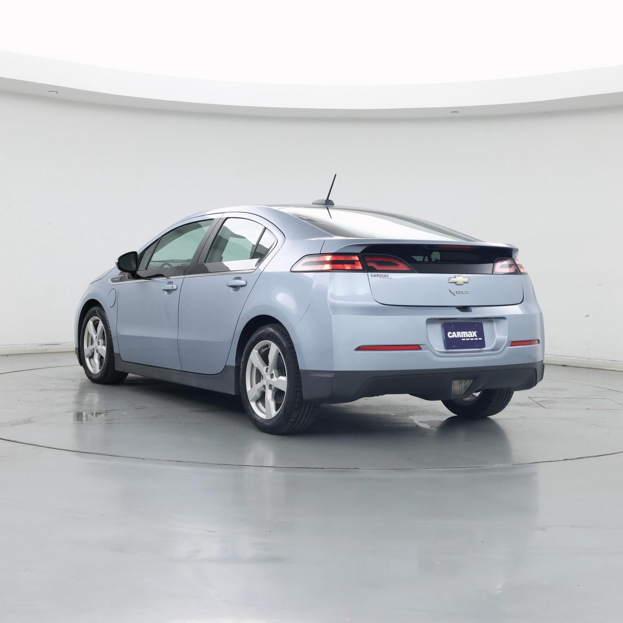 Thumbnail: 2015 Chevrolet Volt - 2