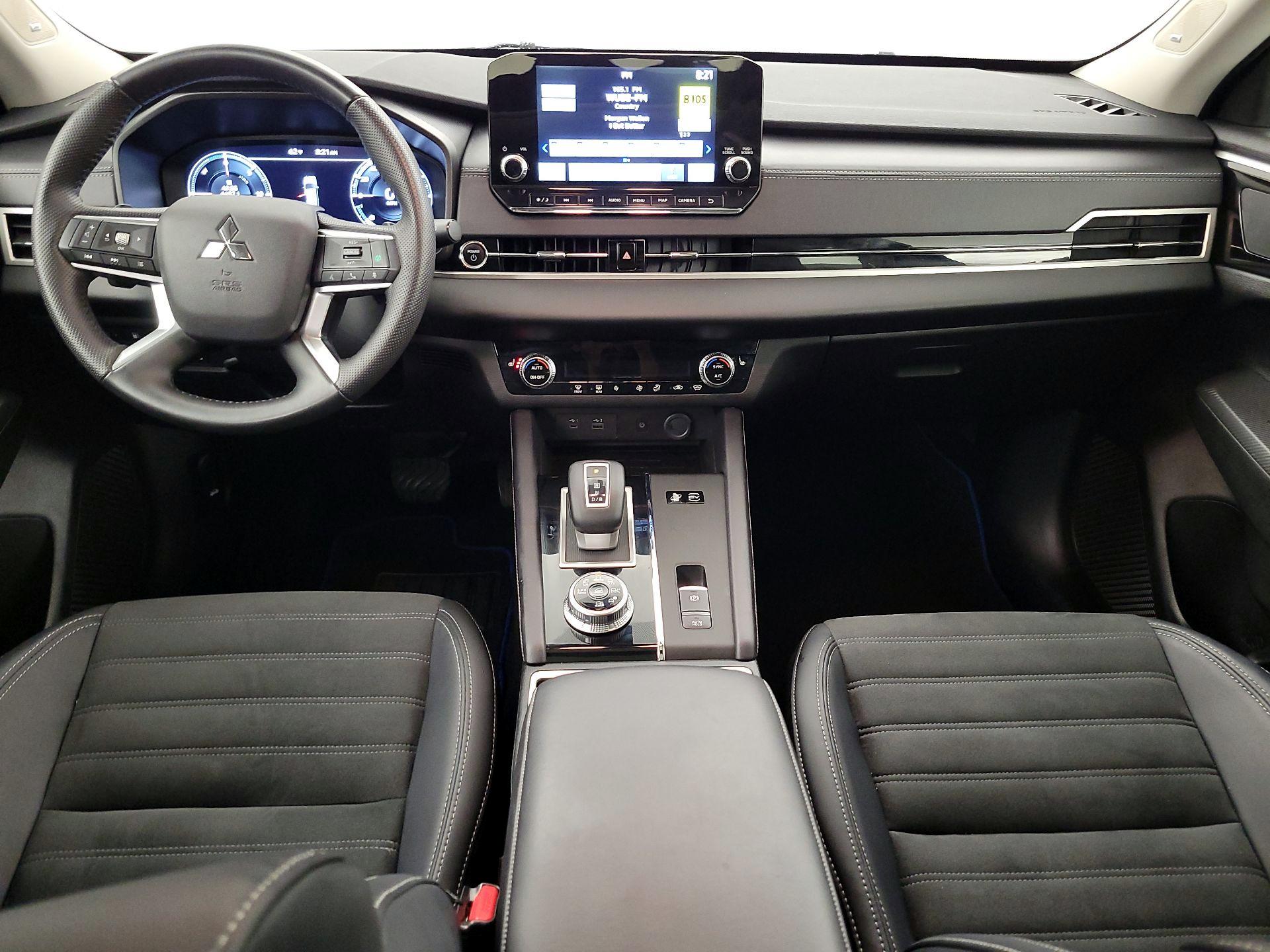 Thumbnail: 2025 Mitsubishi Outlander - 9