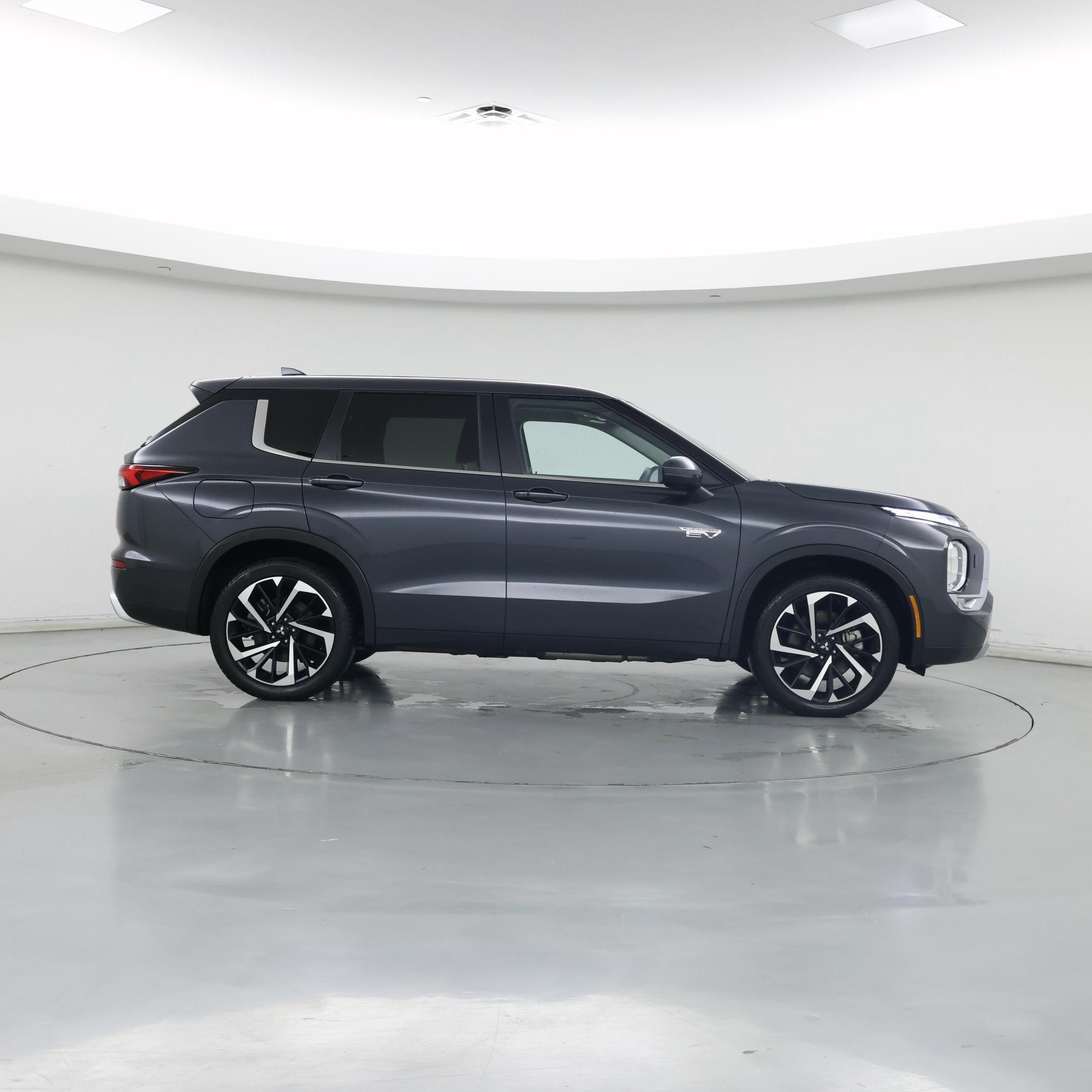 Thumbnail: 2025 Mitsubishi Outlander - 7
