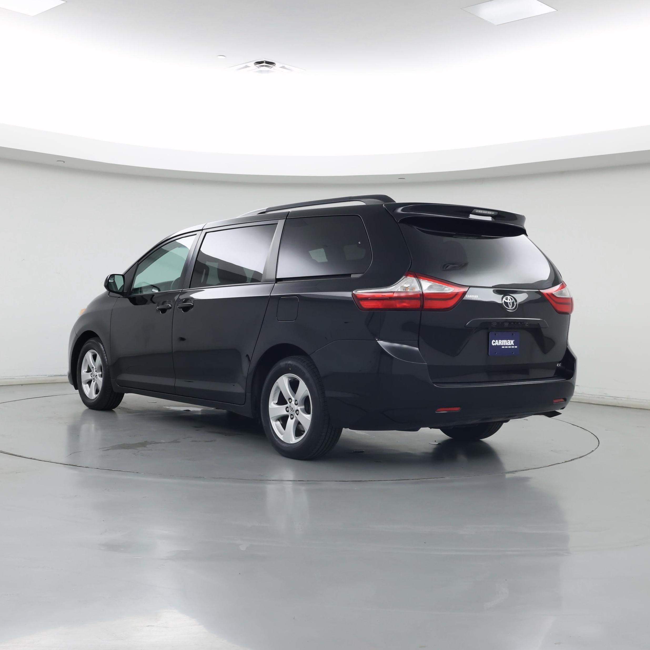 Thumbnail: 2017 Toyota Sienna - 2