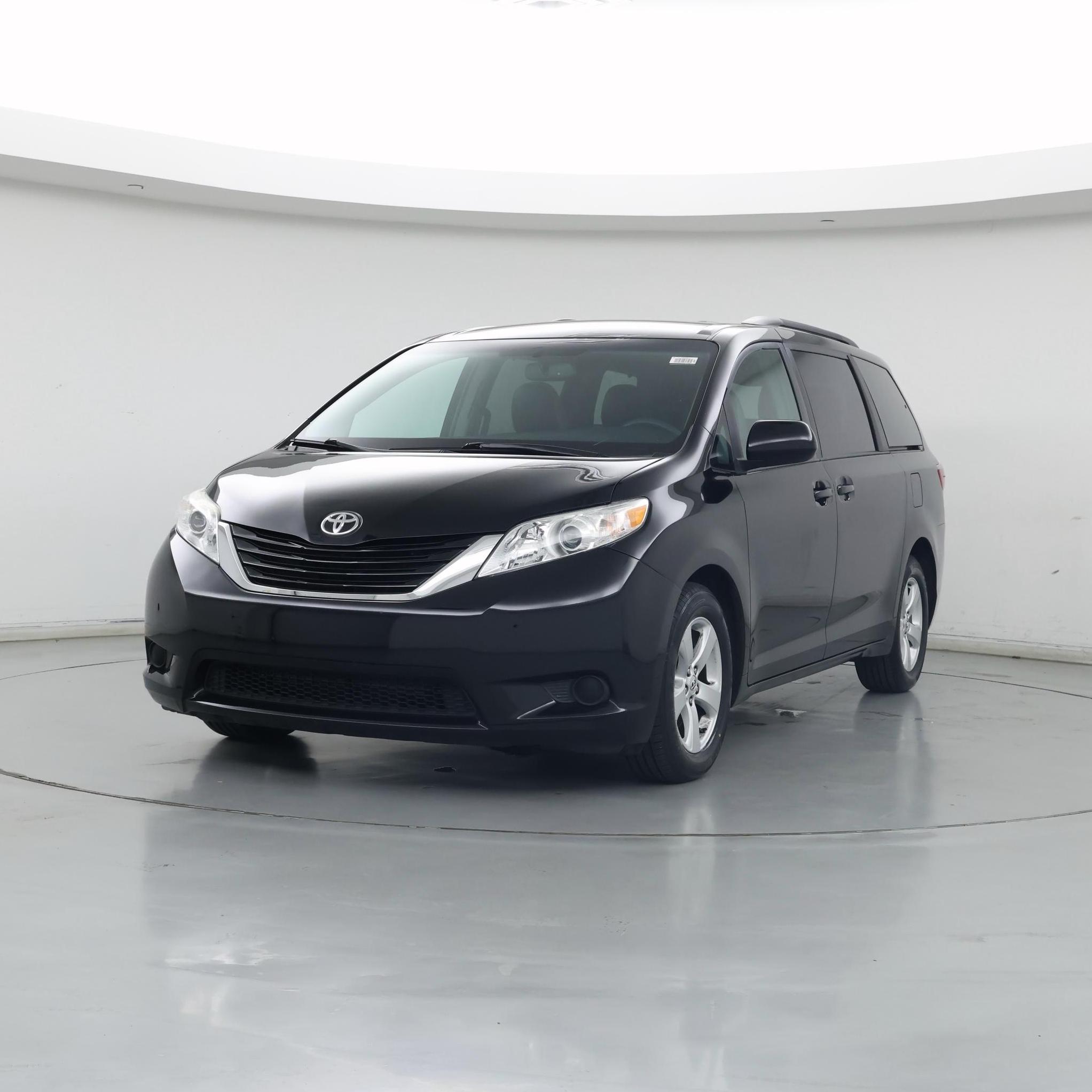 Thumbnail: 2017 Toyota Sienna - 4